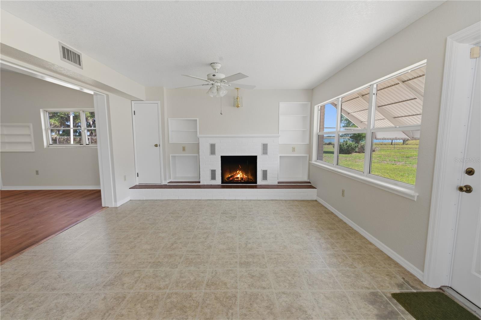 Image 8 of 44 For 2425 Burns Avenue