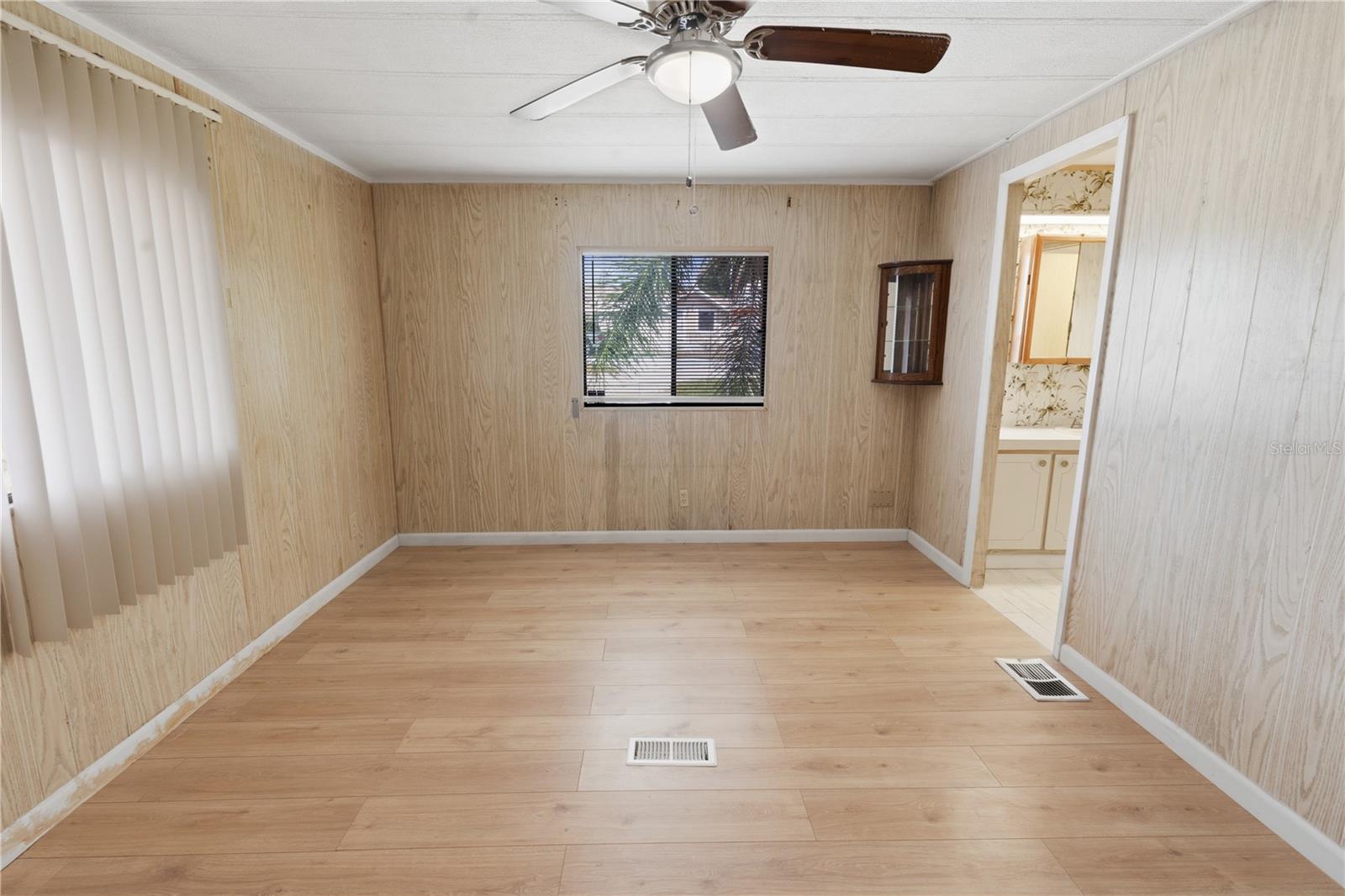 Image 19 of 31 For 1025 Carver Street