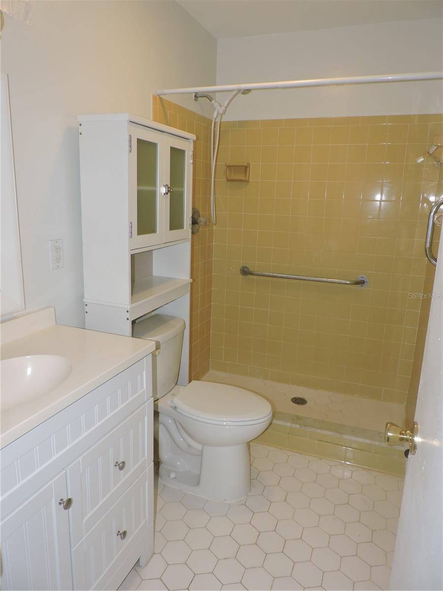 Image 14 of 34 For 130 Johnson Avenue 102