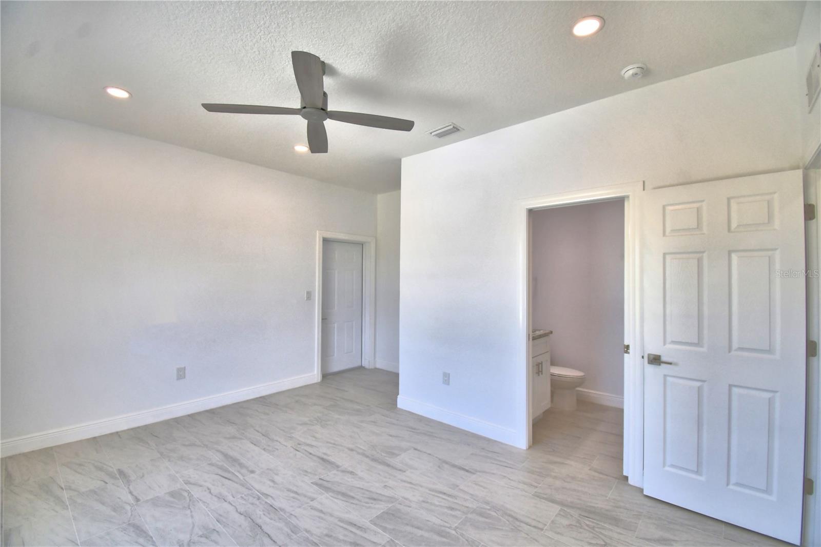 Image 22 of 35 For 7951 Sarasota Drive A