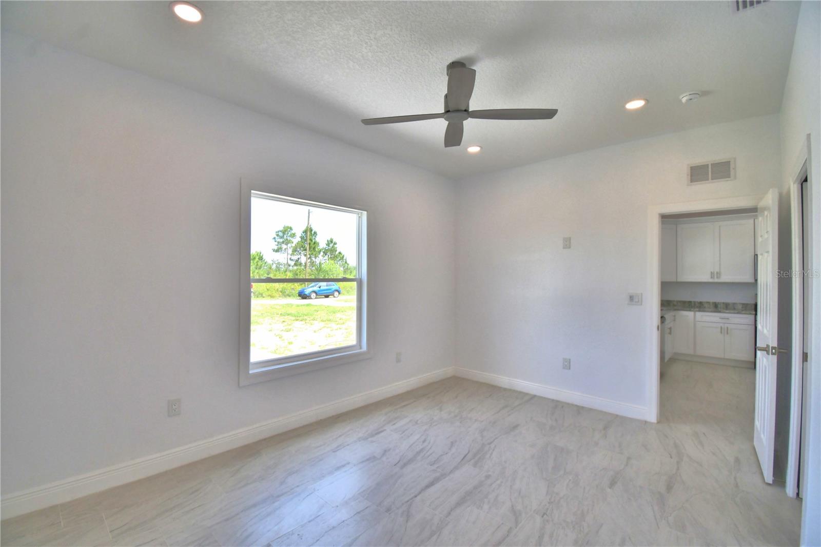 Image 20 of 25 For 7951 Sarasota Dr  B
