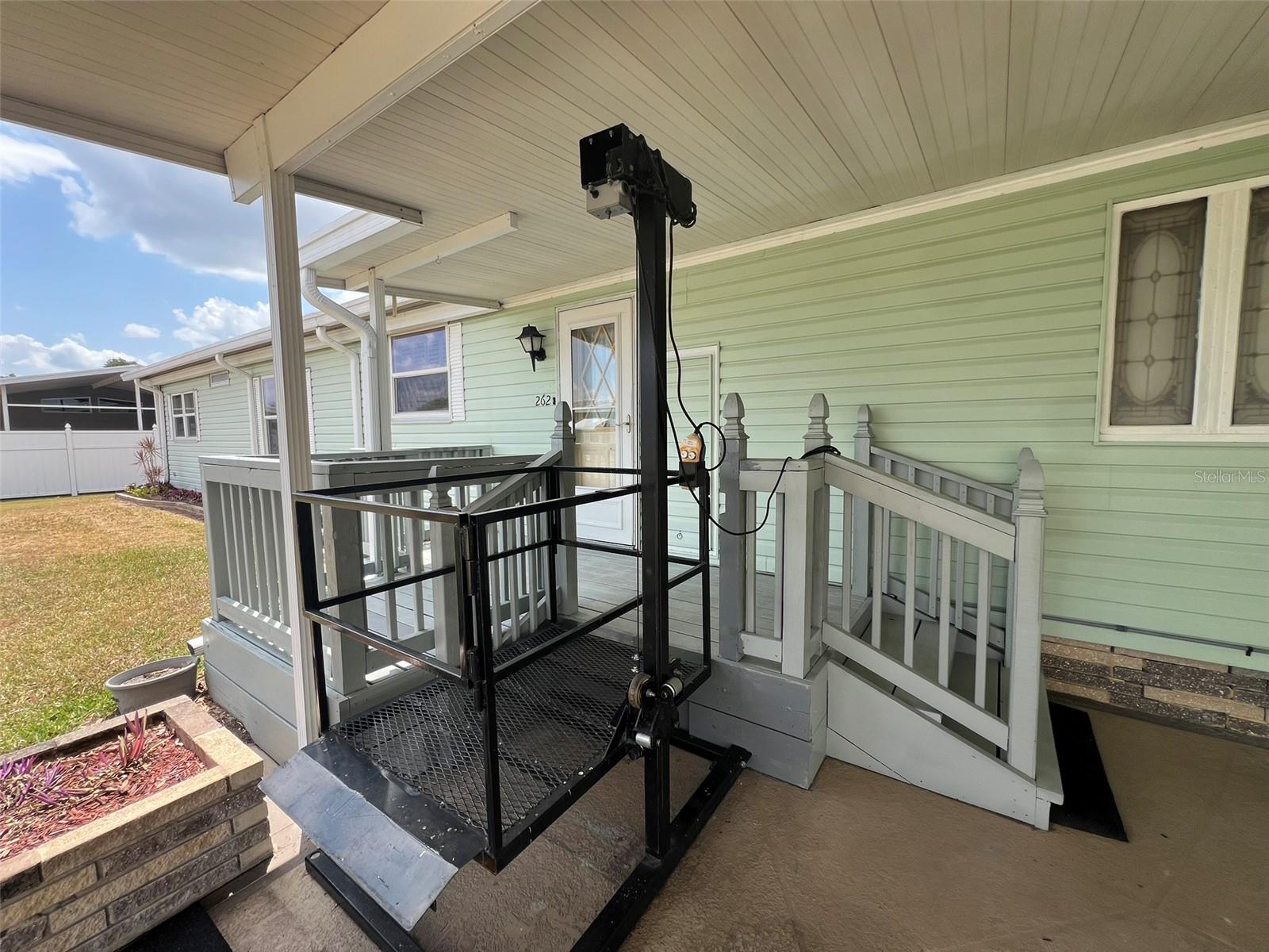 Image 6 of 44 For 2055 Floral Avenue 262