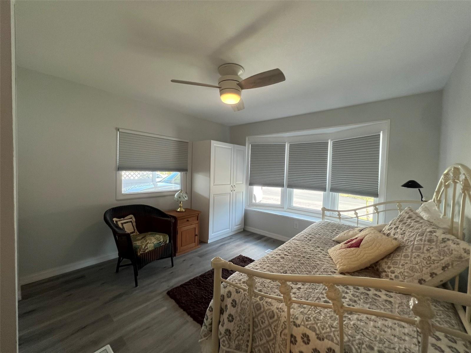 Image 19 of 50 For 2055 Floral Avenue 69