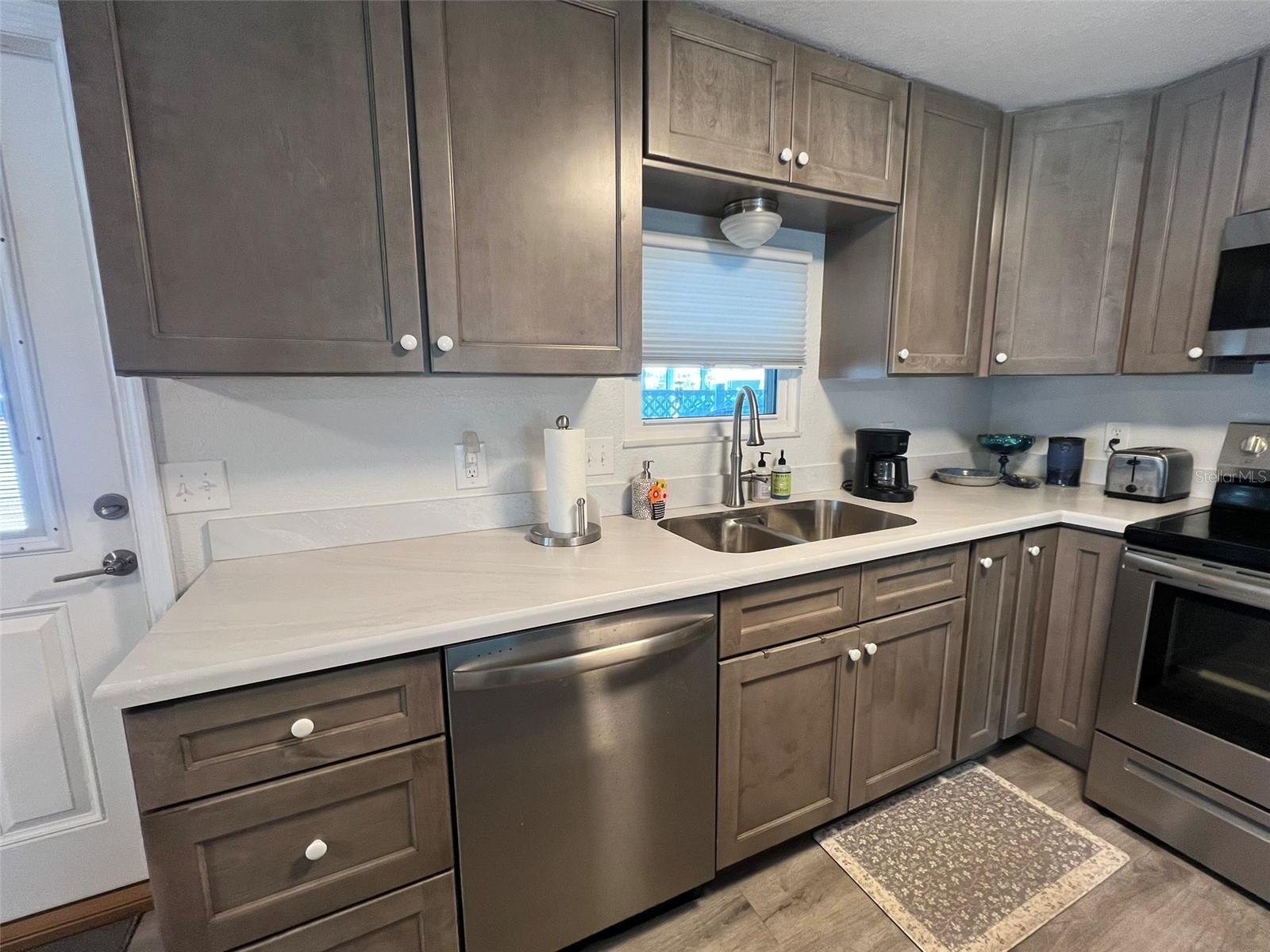 Image 8 of 50 For 2055 Floral Avenue 69