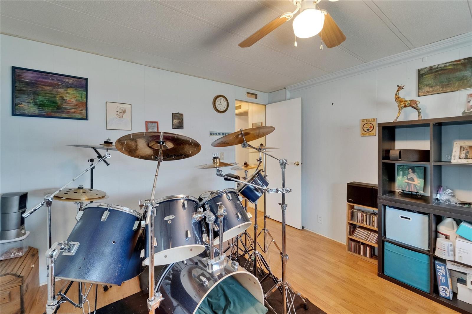 Image 21 of 51 For 1575 Longbow Drive