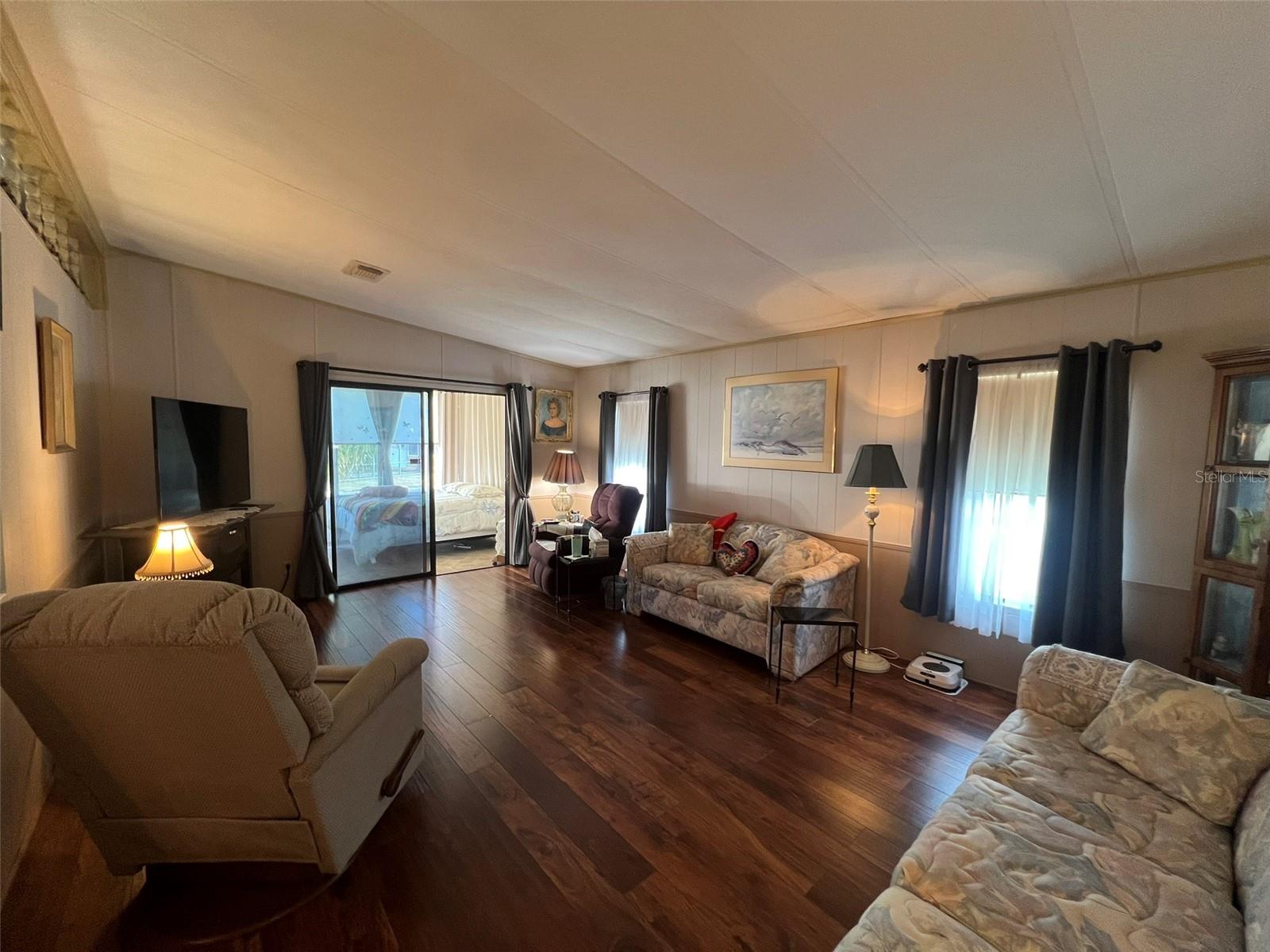 Image 11 of 50 For 2055 Floral Avenue 45