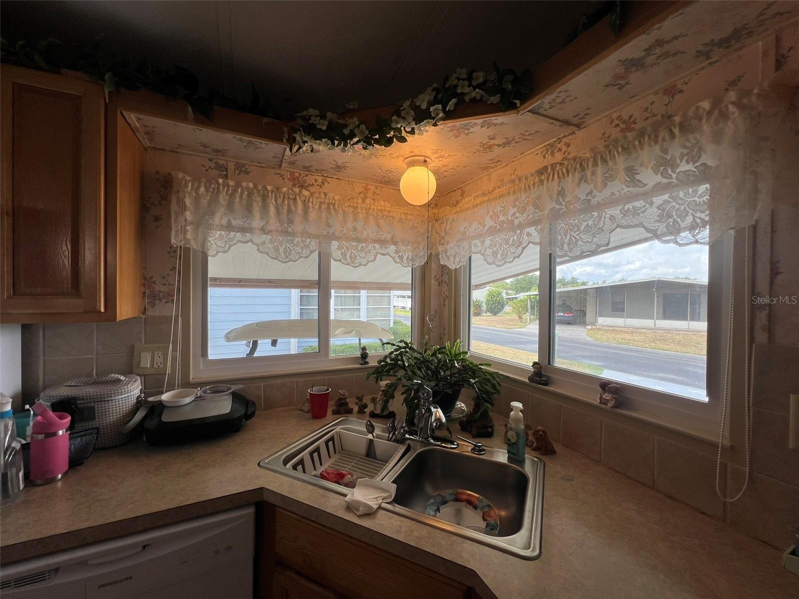 Image 5 of 50 For 2055 Floral Avenue 45