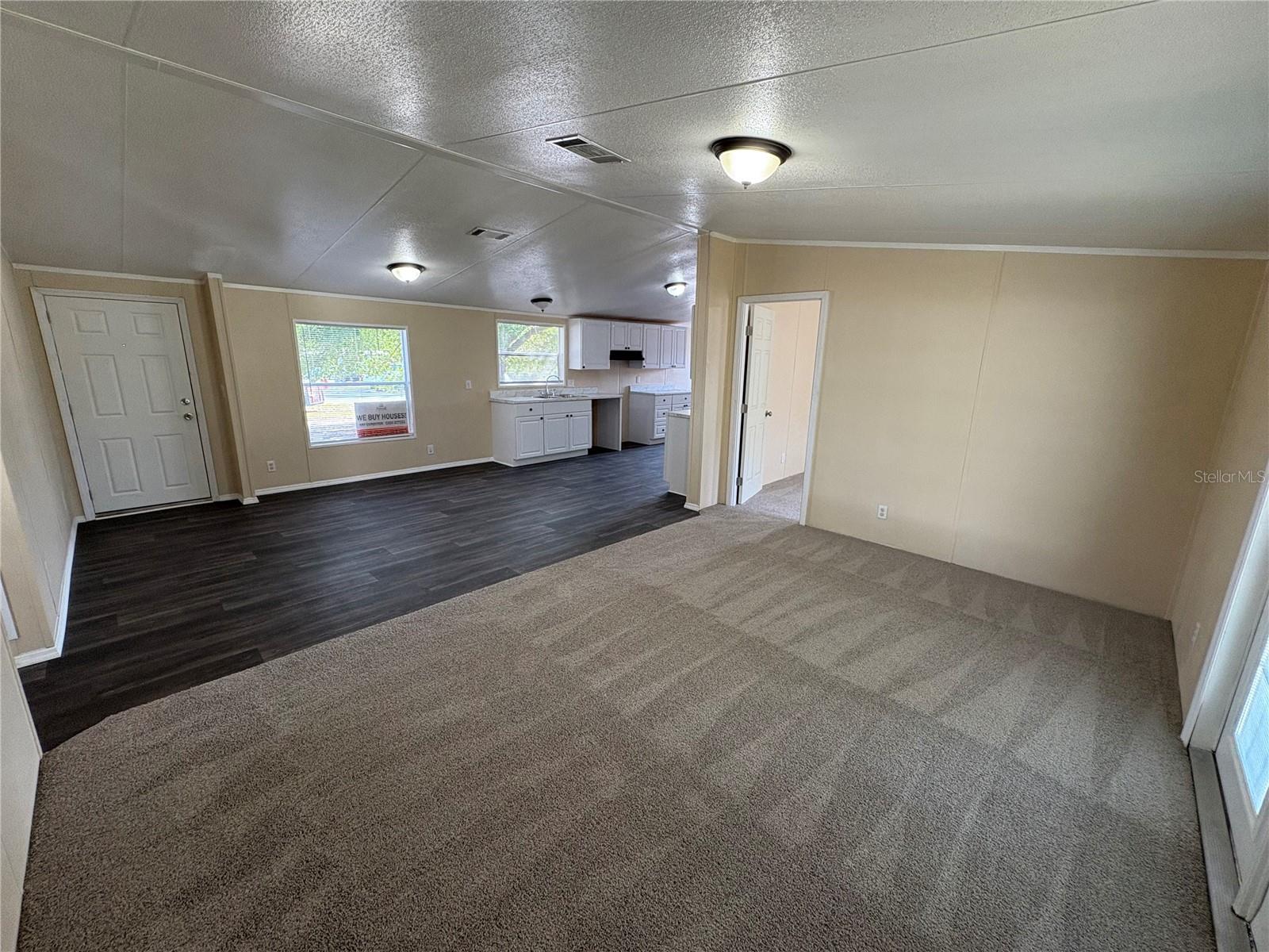 Image 3 of 17 For 371 Highlands Way