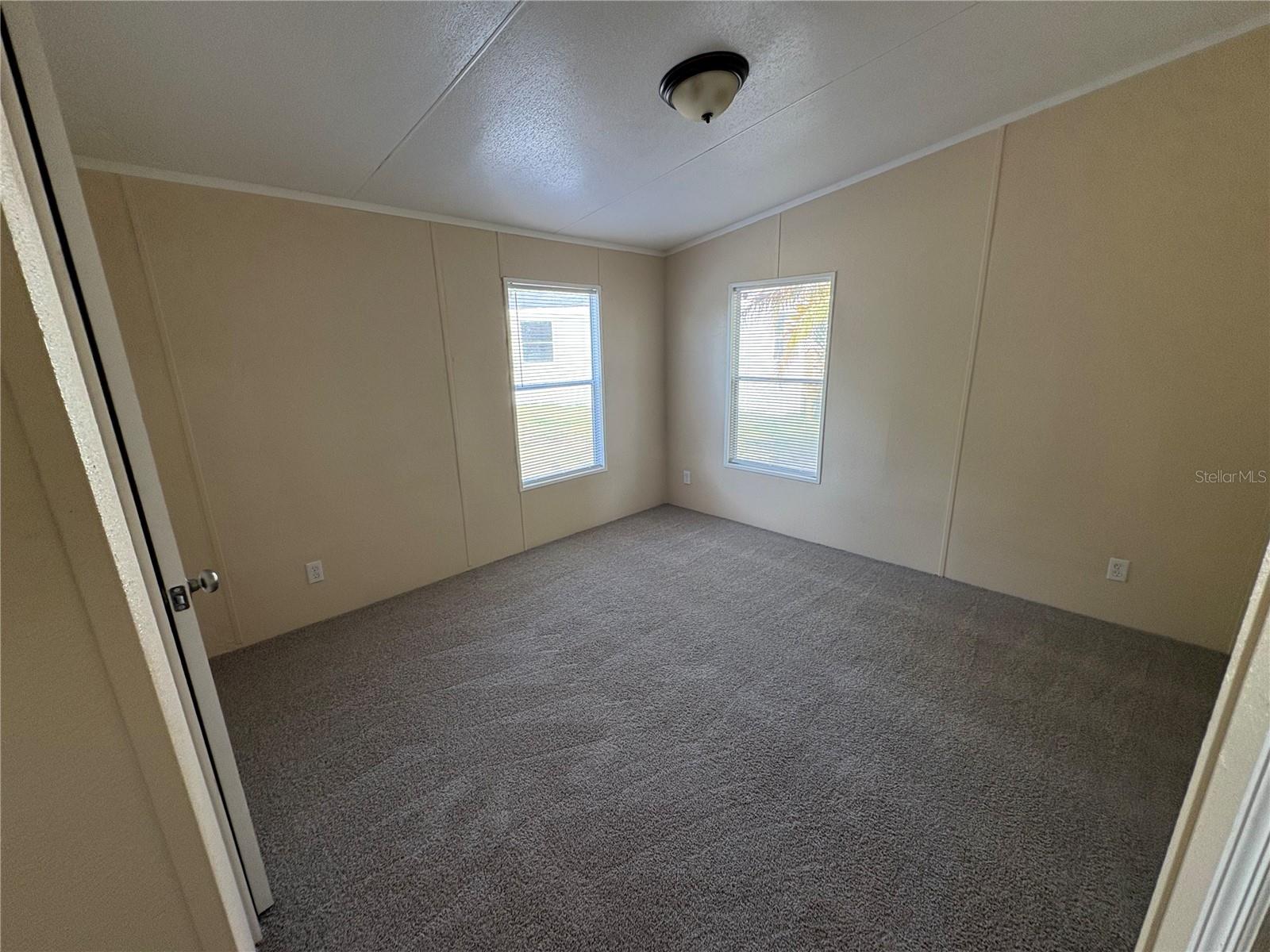 Image 4 of 17 For 371 Highlands Way