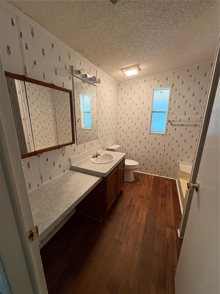 Image 11 of 18 For 3527 Sutton Hills Drive N