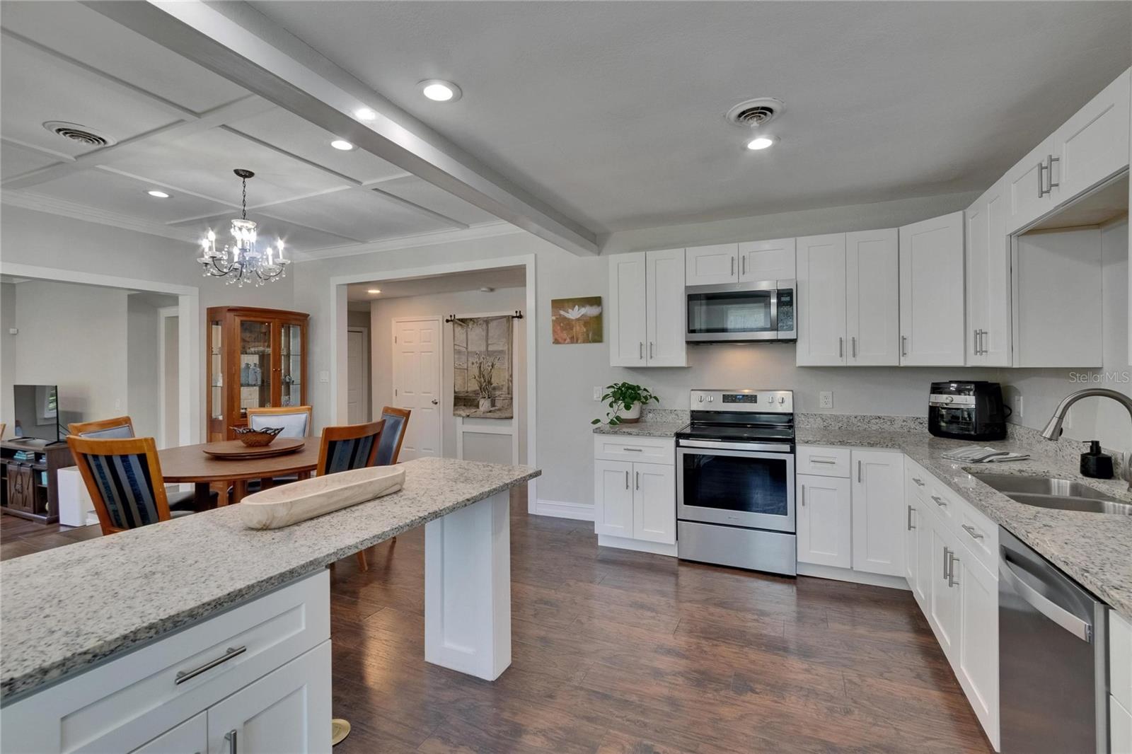 Image 13 of 83 For 733 Clayton Avenue