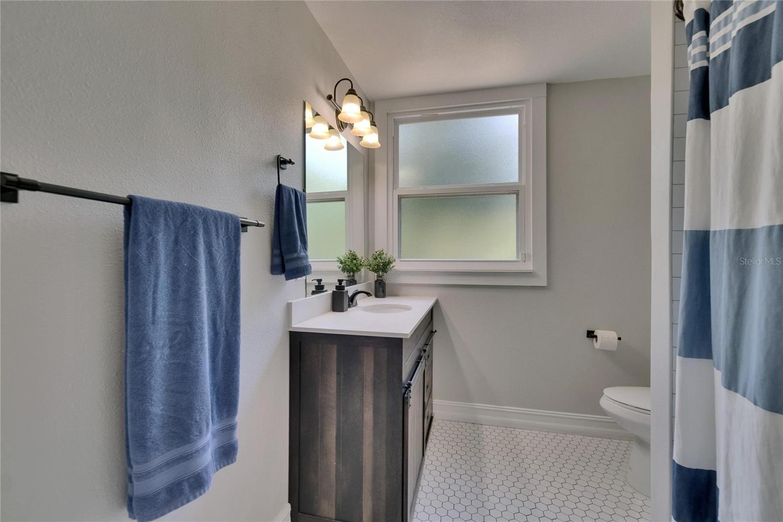 Image 34 of 83 For 733 Clayton Avenue
