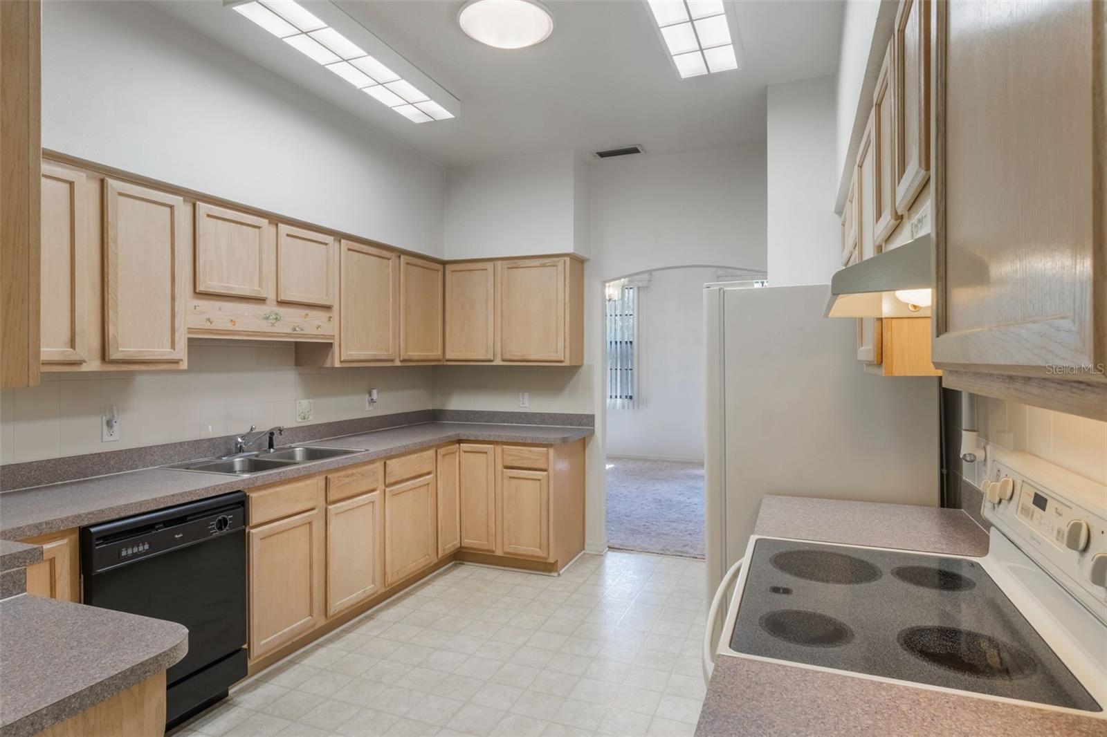 Image 12 of 36 For 1131 Country Oaks Boulevard