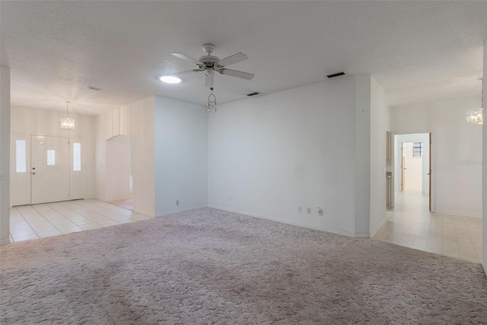 Image 15 of 36 For 1131 Country Oaks Boulevard