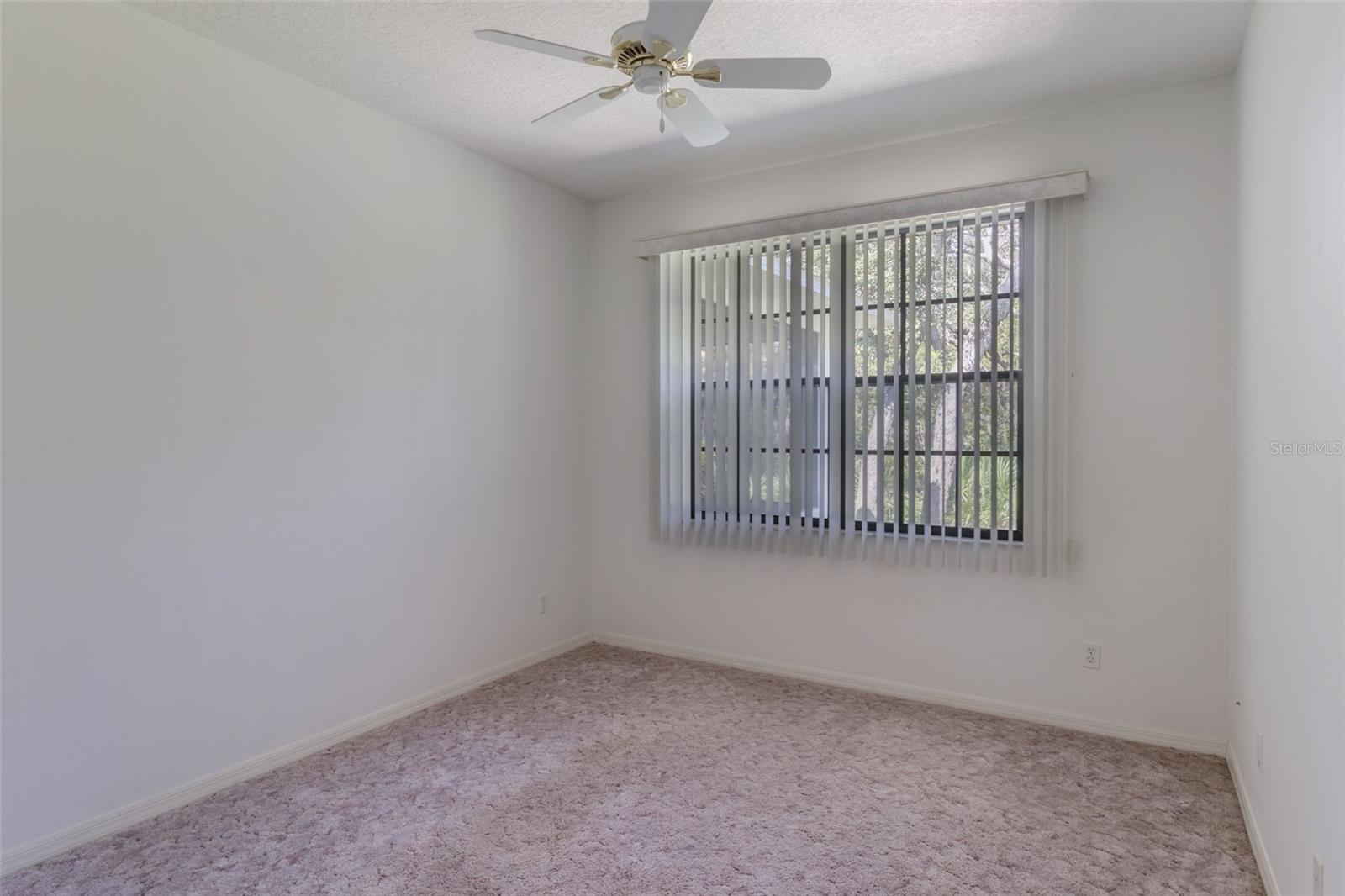 Image 17 of 36 For 1131 Country Oaks Boulevard