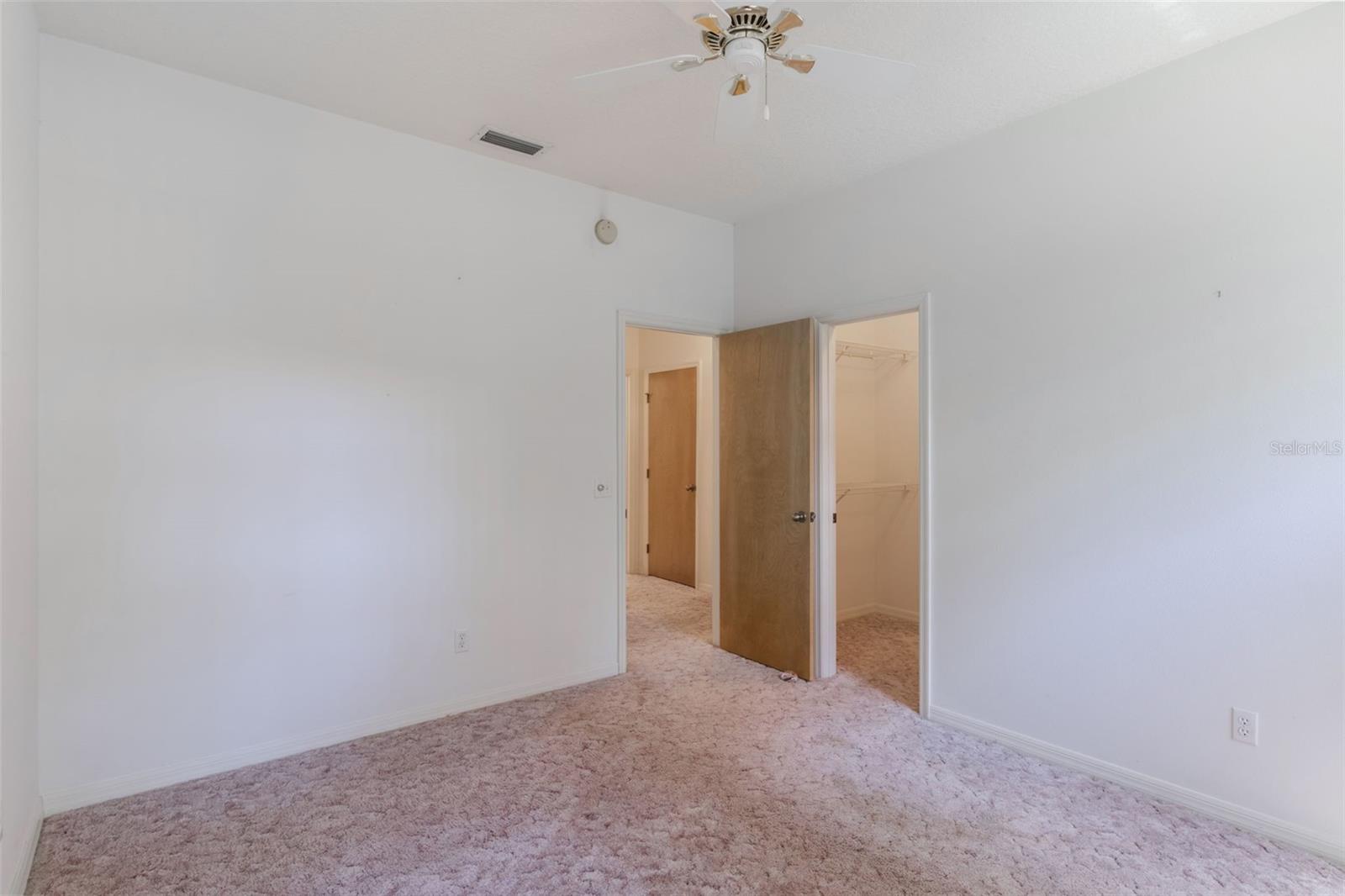 Image 20 of 36 For 1131 Country Oaks Boulevard