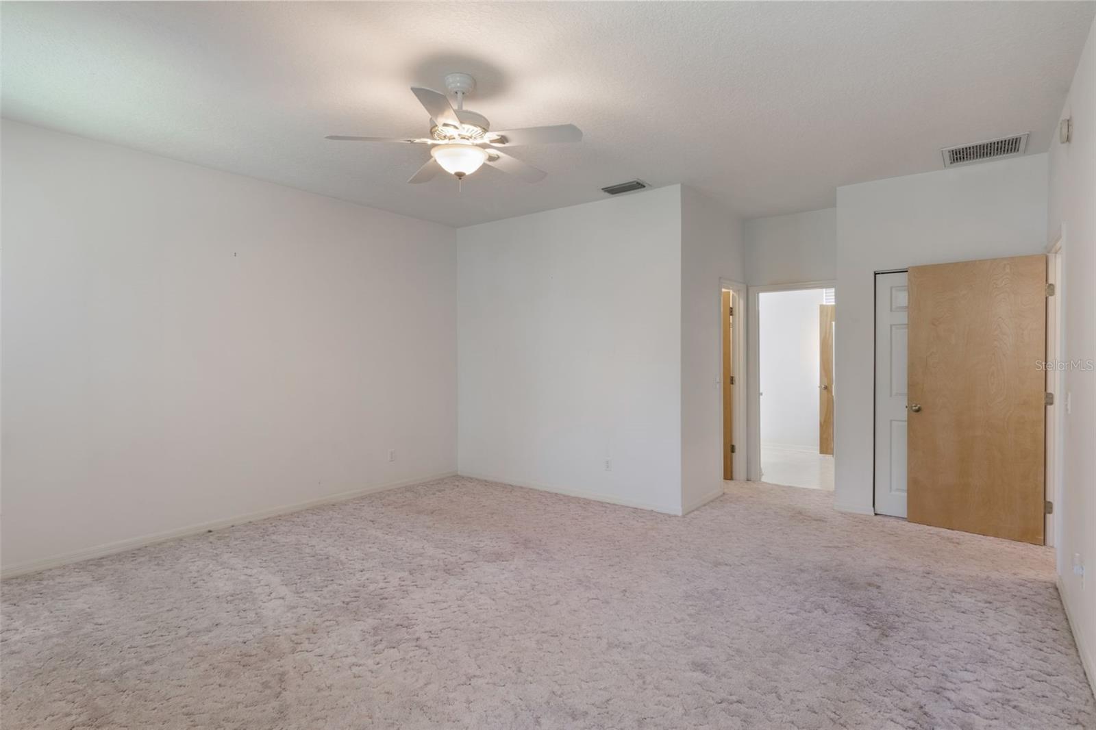 Image 22 of 36 For 1131 Country Oaks Boulevard