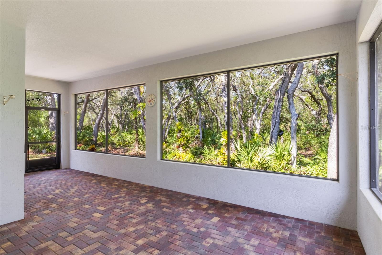 Image 29 of 36 For 1131 Country Oaks Boulevard