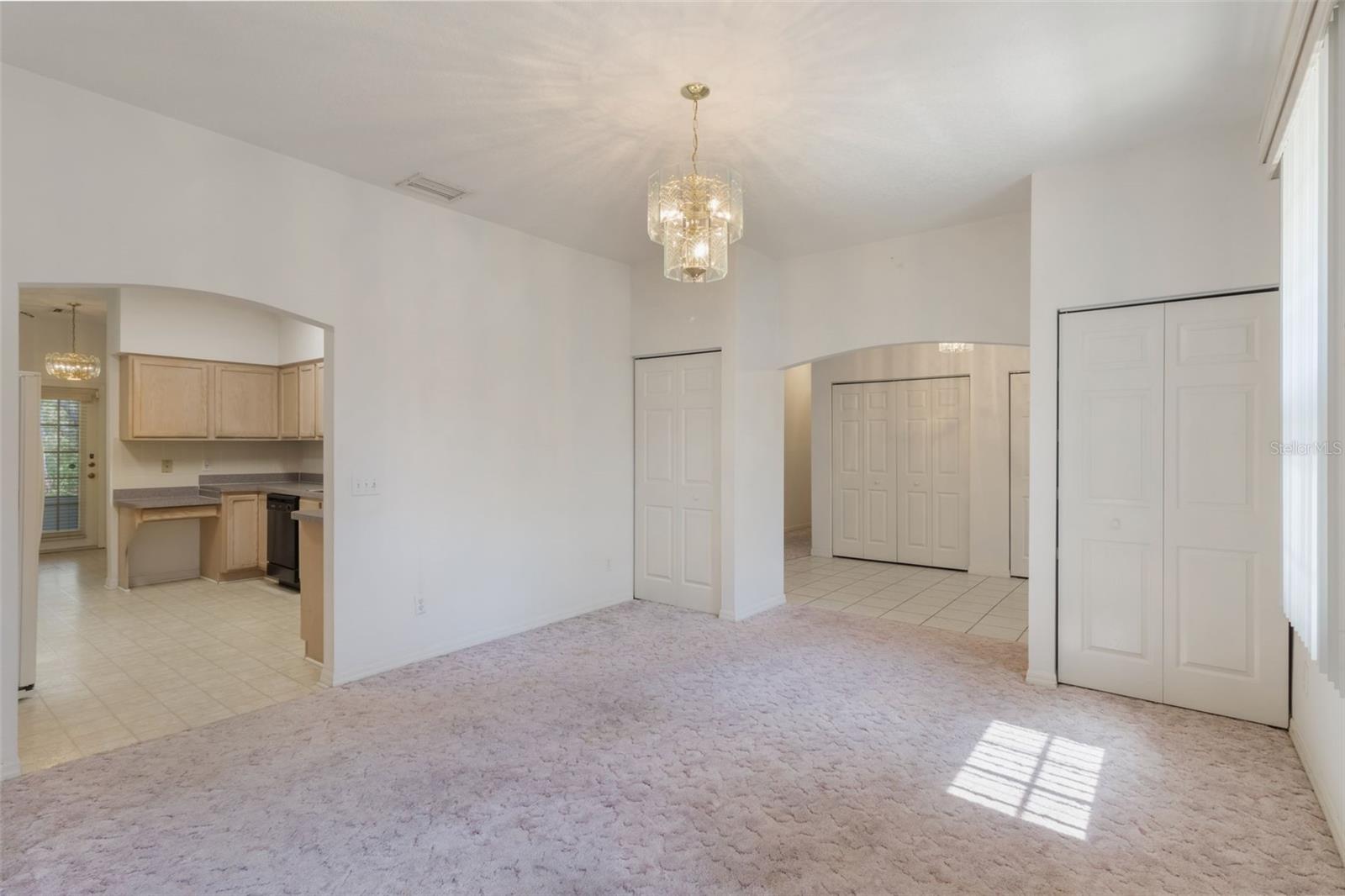 Image 7 of 36 For 1131 Country Oaks Boulevard