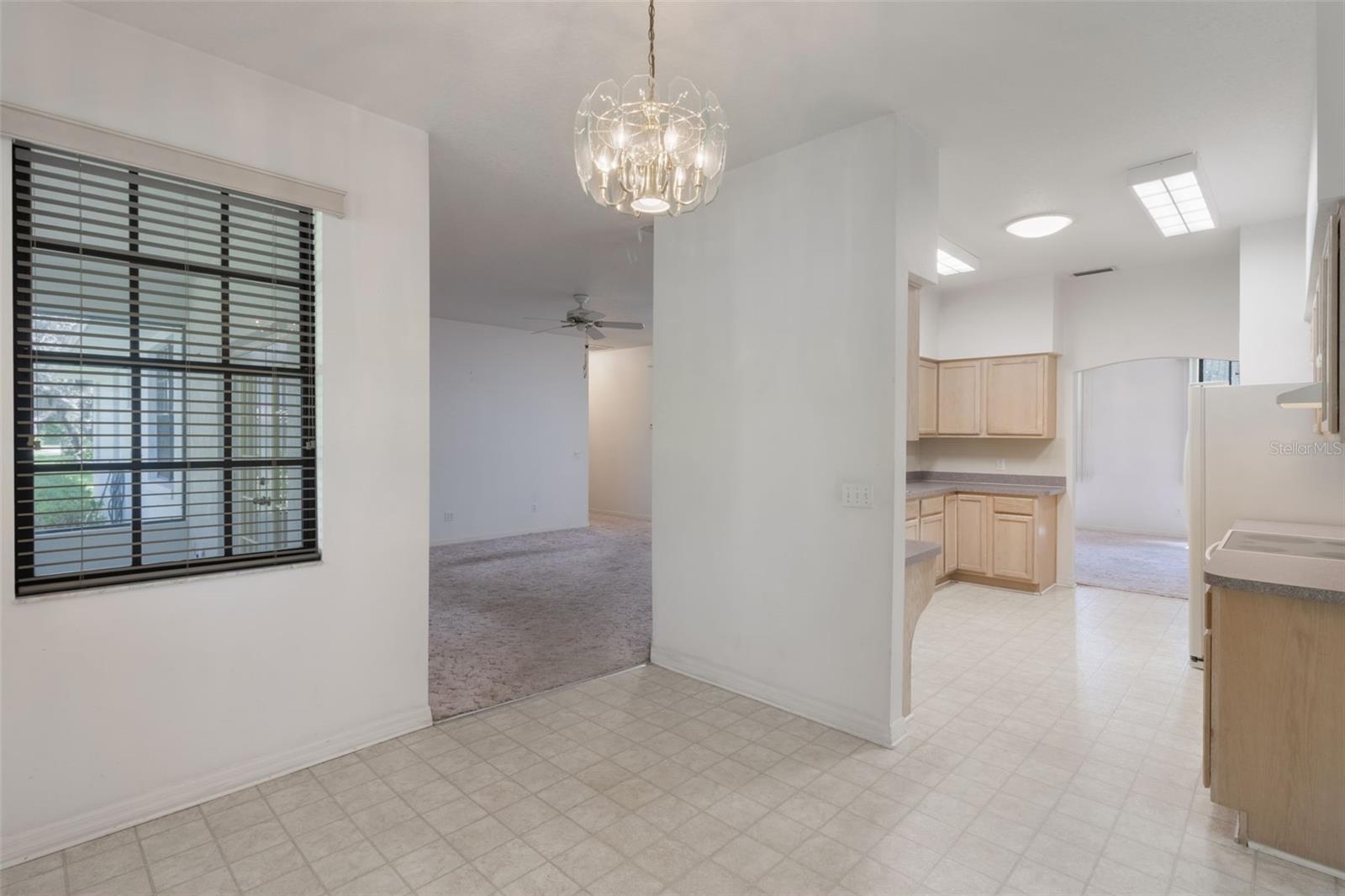 Image 8 of 36 For 1131 Country Oaks Boulevard