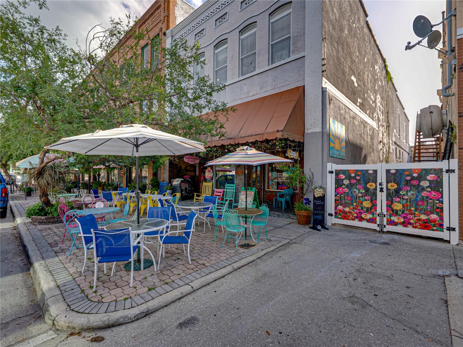 Image 4 of 100 For 135 Central Avenue