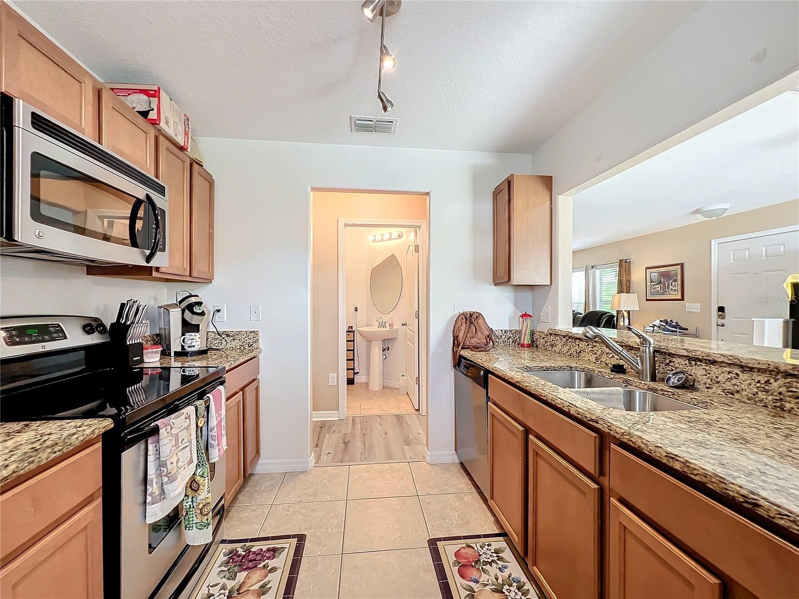 Image 14 of 51 For 519 Sandstone Street