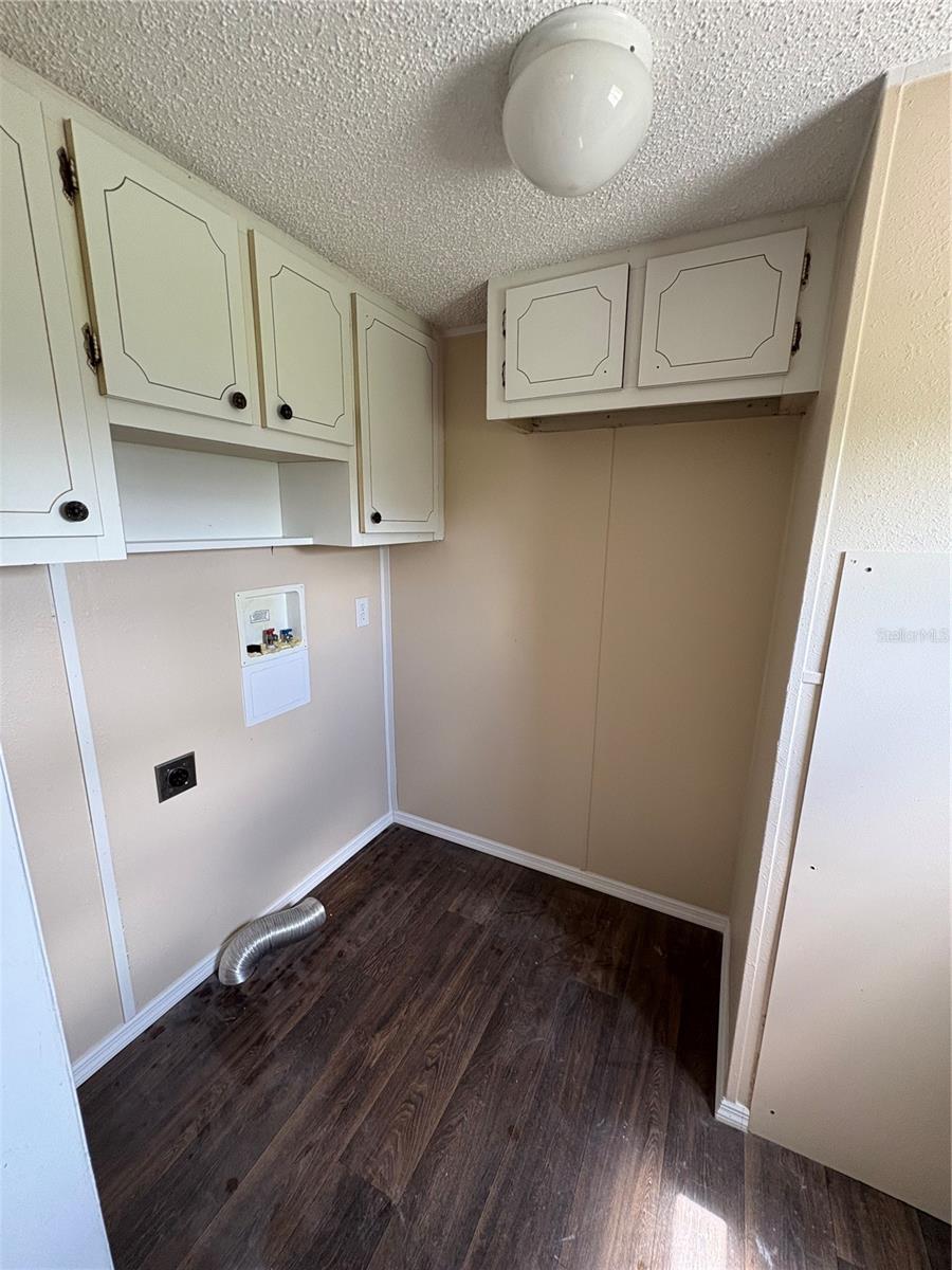 Image 5 of 18 For 814 Kingham Road