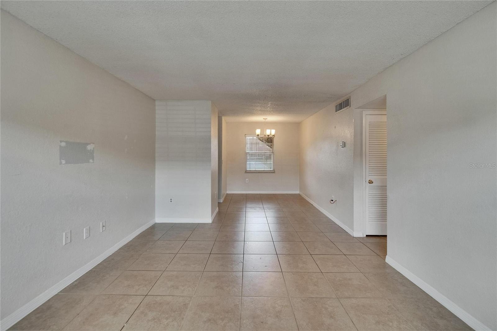 Image 10 of 54 For 1920 Edgewood Drive D7