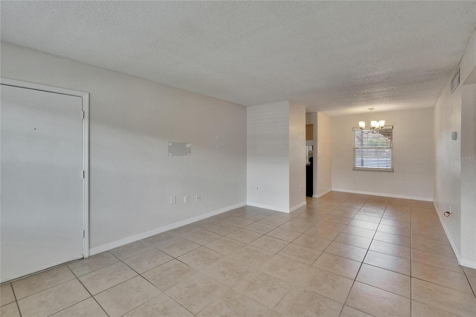 Image 11 of 54 For 1920 Edgewood Drive D7