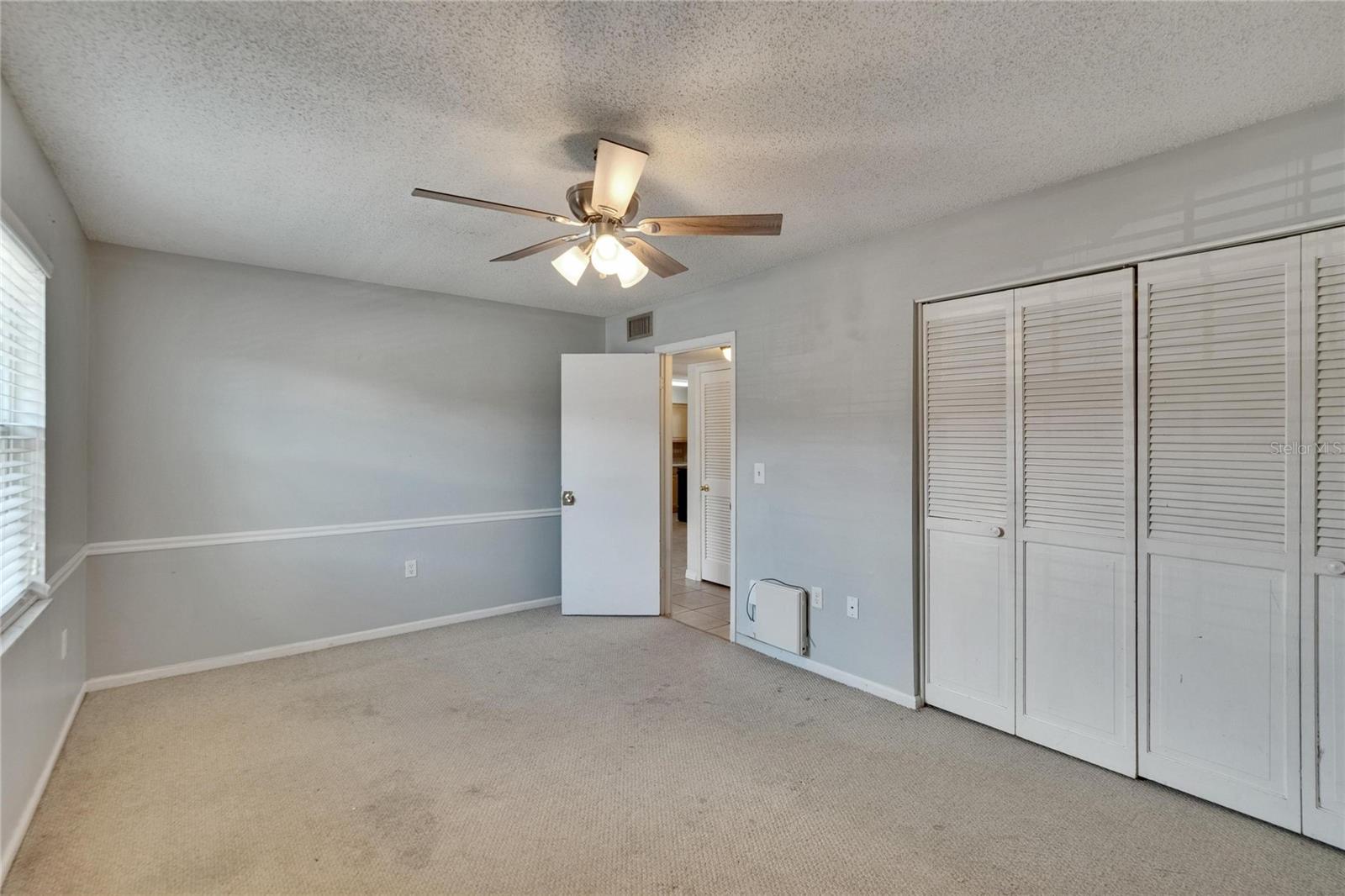 Image 36 of 54 For 1920 Edgewood Drive D7