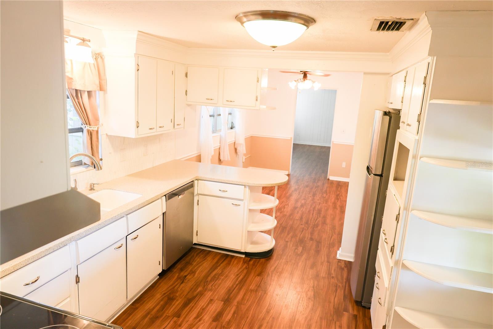 Image 11 of 30 For 733 Oleander Drive Se