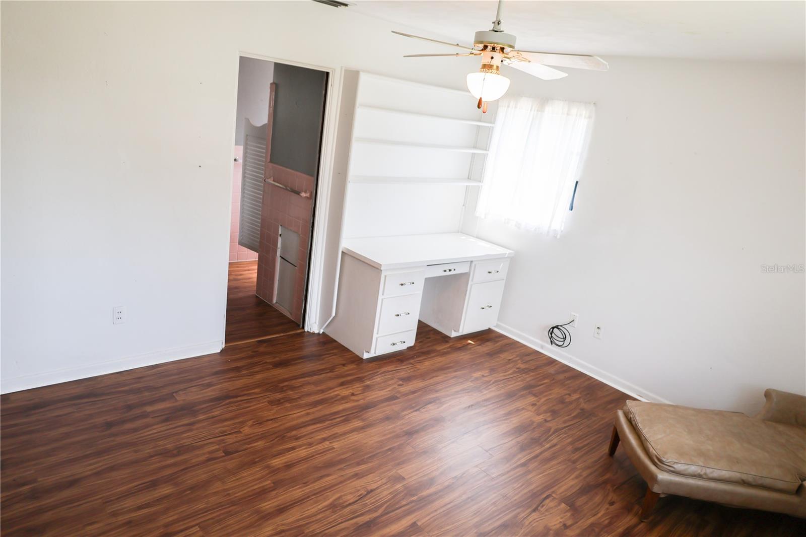 Image 18 of 30 For 733 Oleander Drive Se