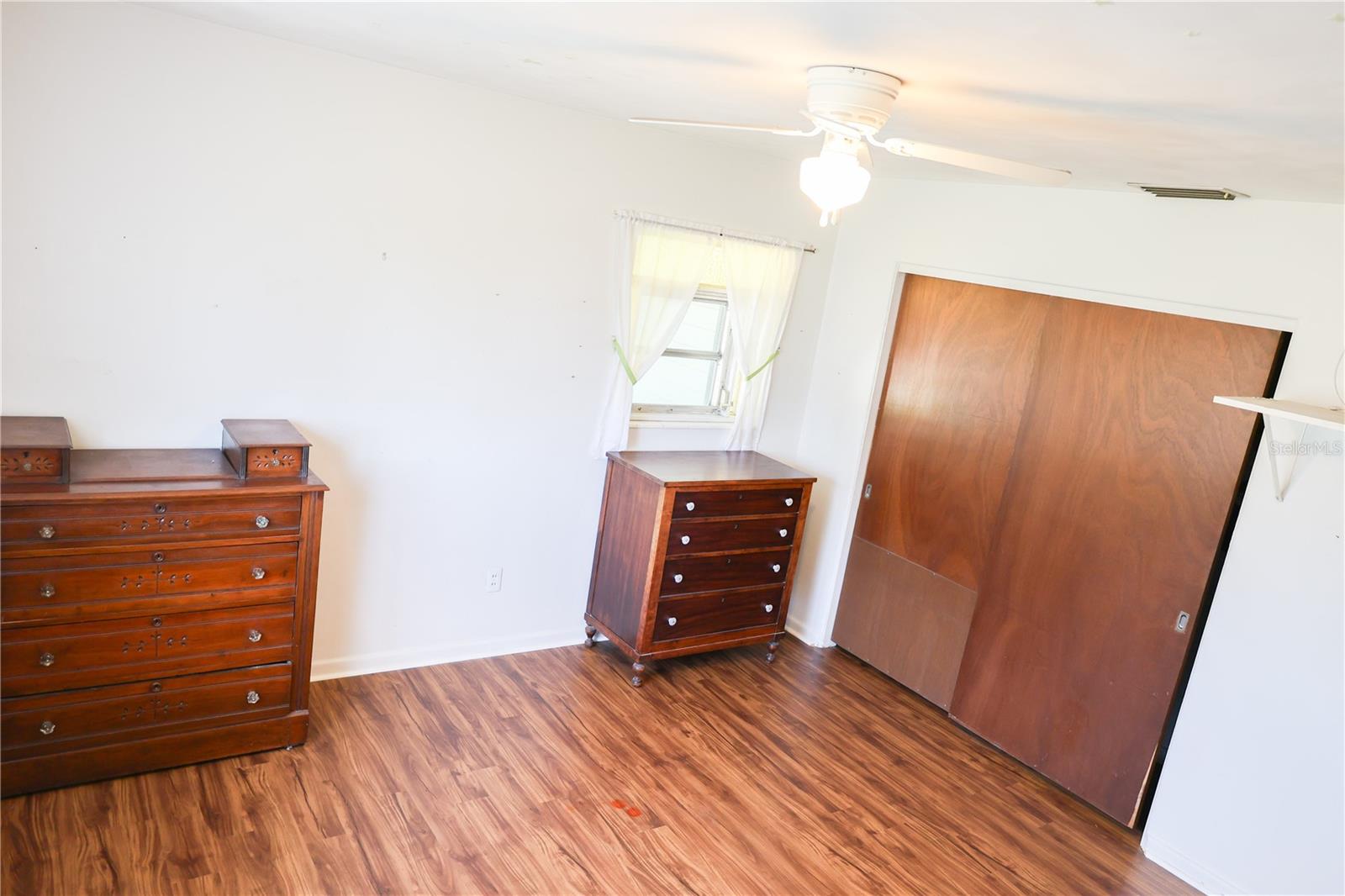 Image 20 of 30 For 733 Oleander Drive Se
