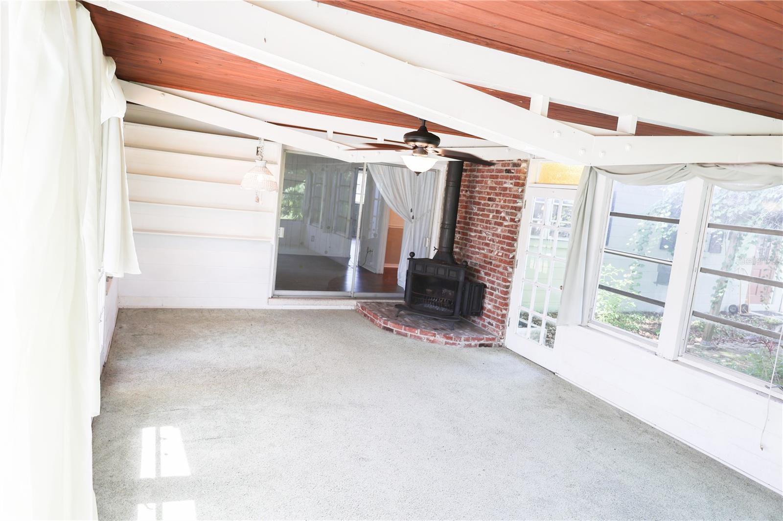Image 24 of 30 For 733 Oleander Drive Se