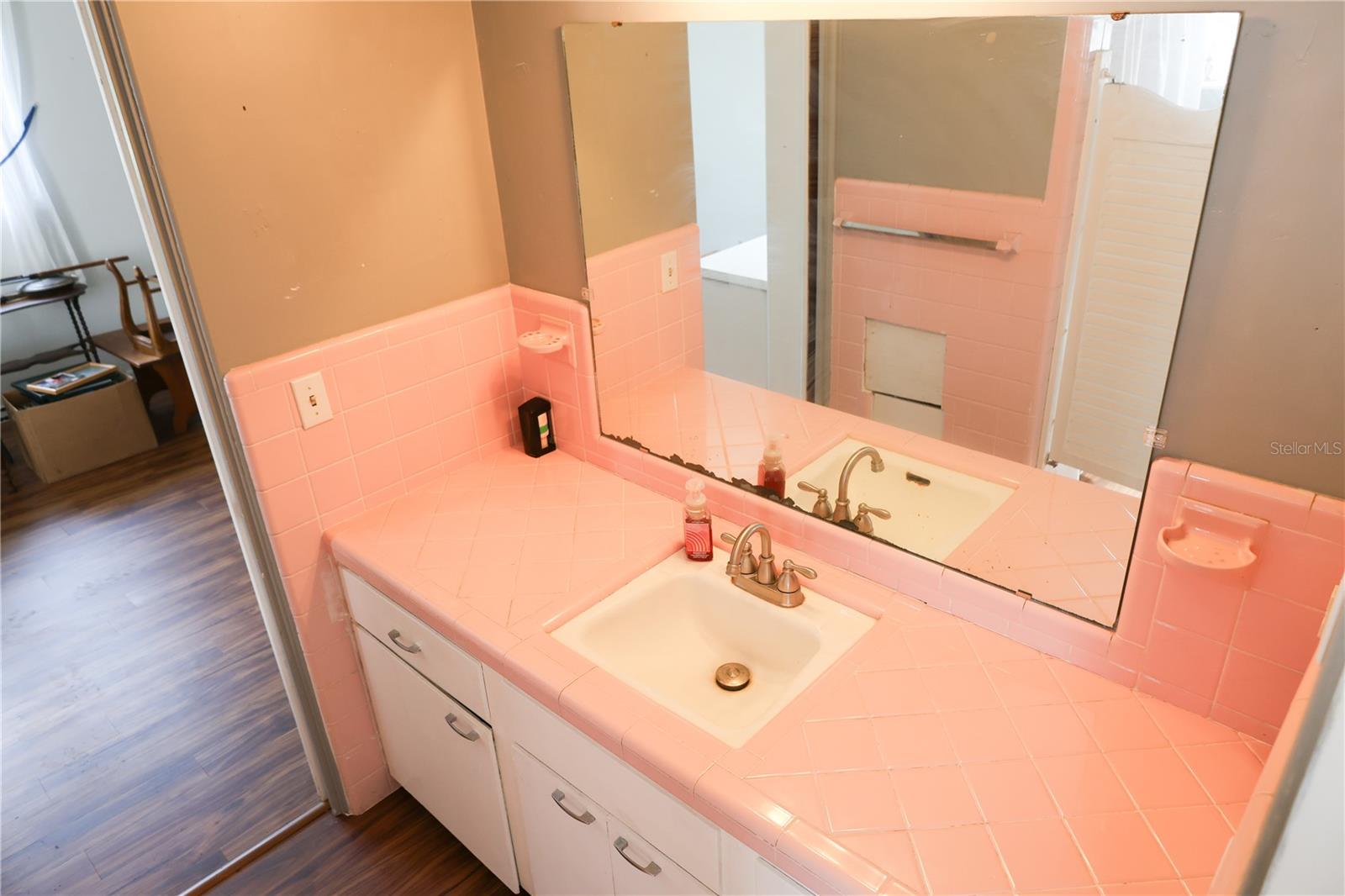Image 5 of 30 For 733 Oleander Drive Se