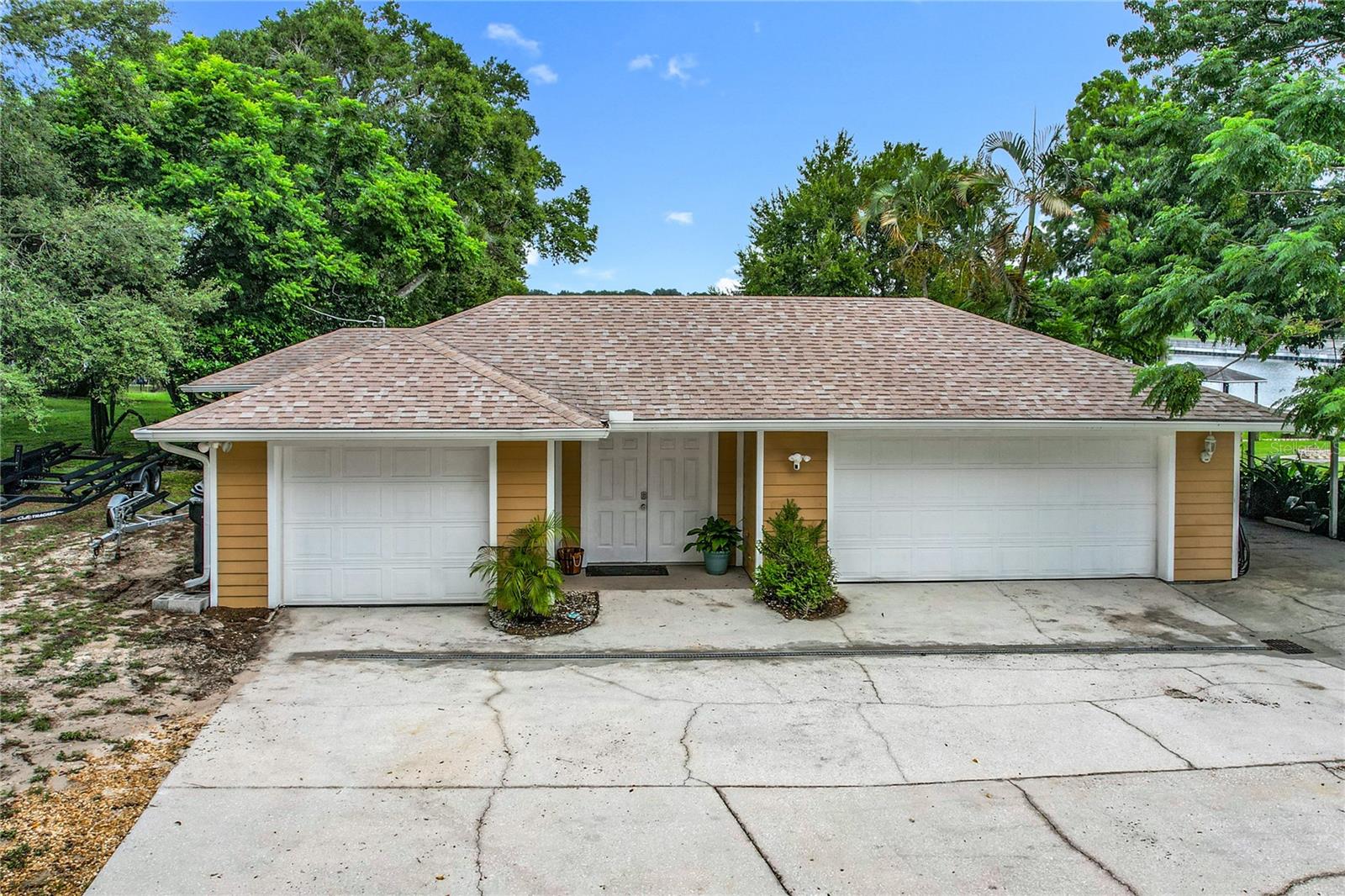 Details for 125 Lake Roy Drive, WINTER HAVEN, FL 33884