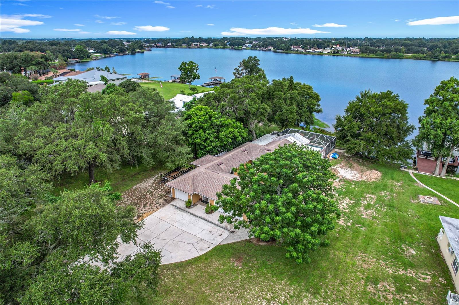 Image 14 of 77 For 125 Lake Roy Drive