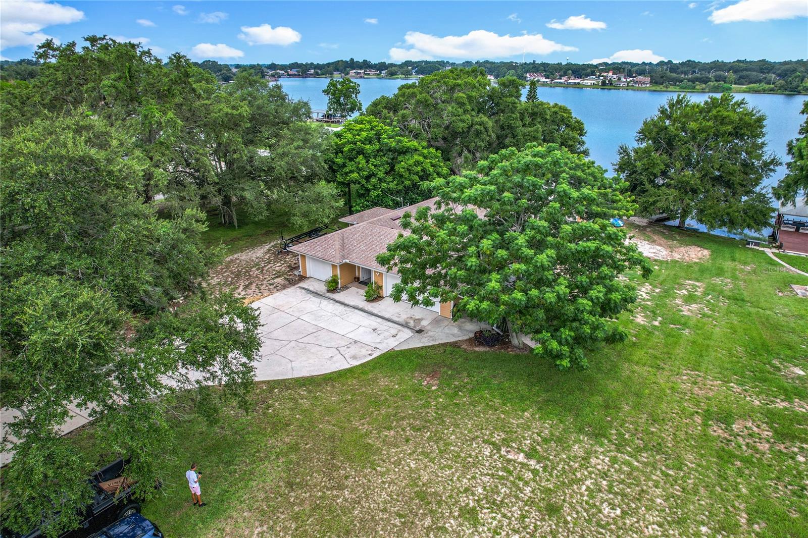 Image 15 of 77 For 125 Lake Roy Drive