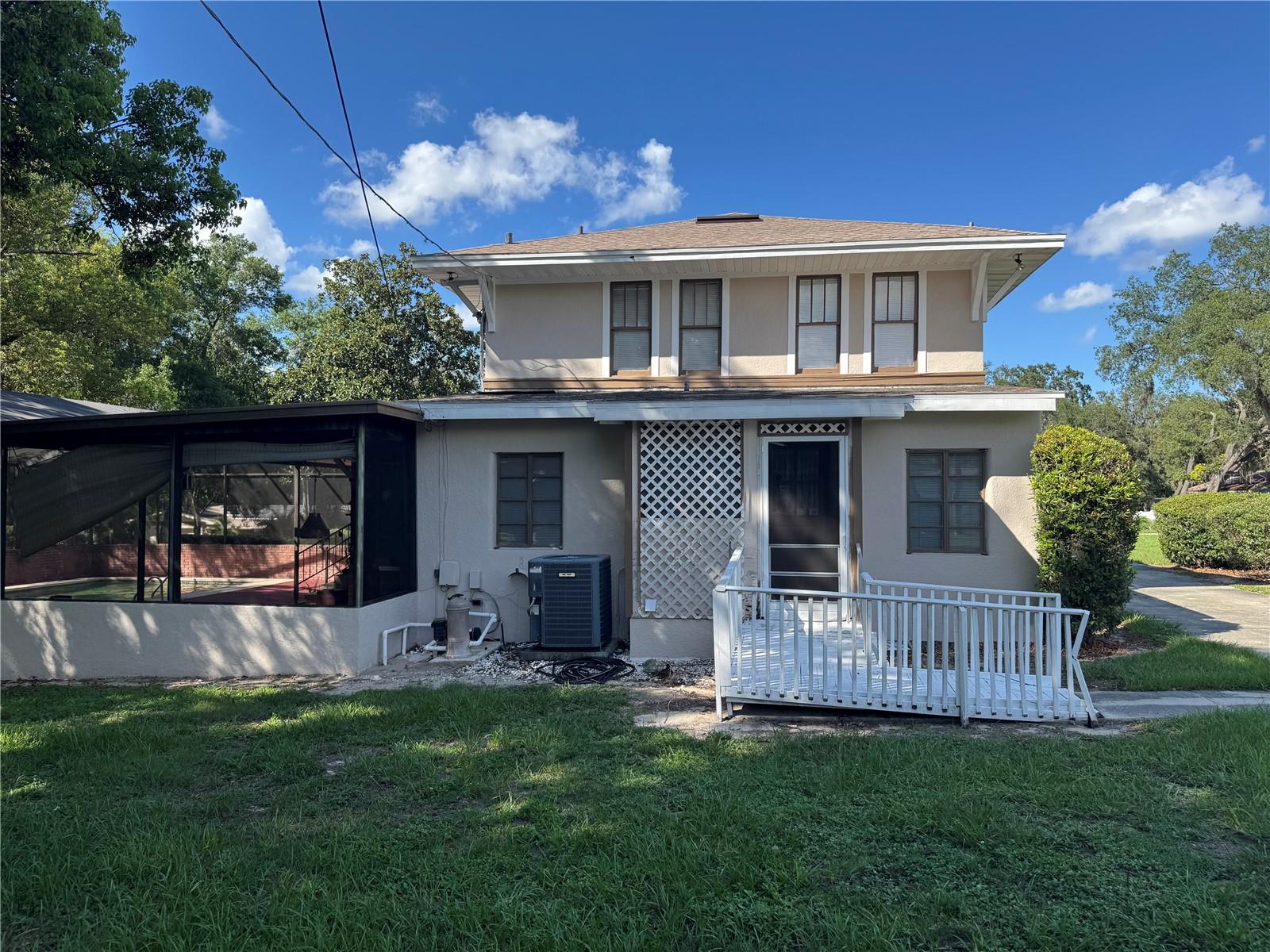Image 4 of 17 For 530 Ridge Avenue