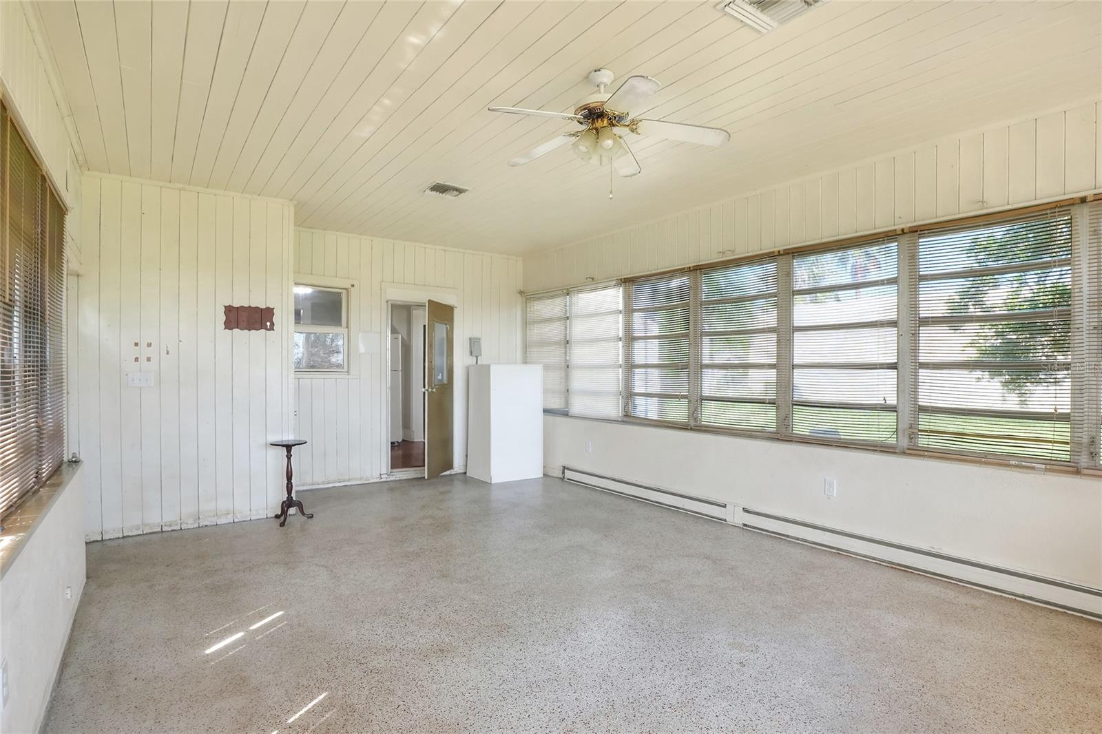 Image 22 of 39 For 625 Lake Wales Road S