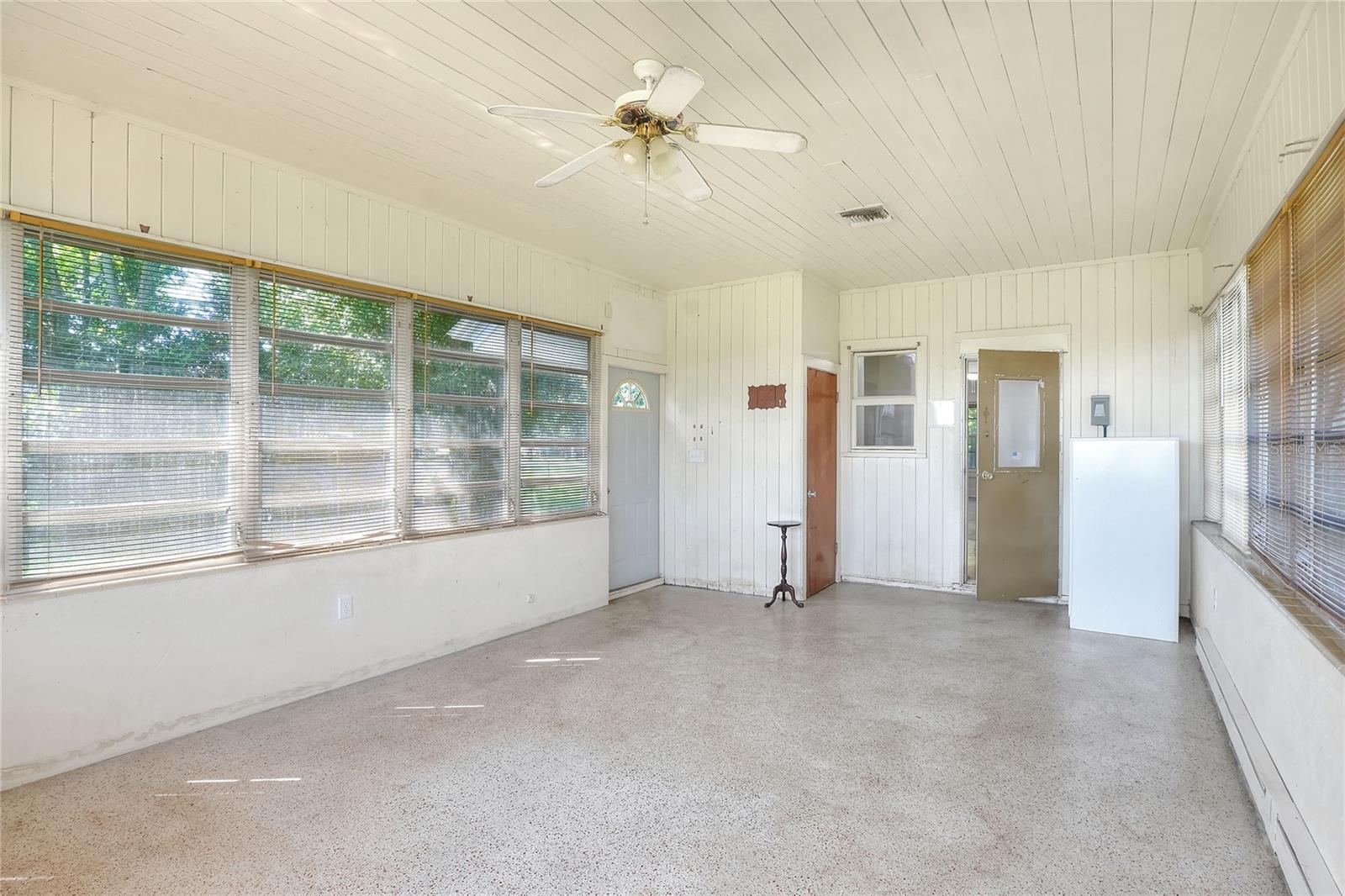 Image 23 of 39 For 625 Lake Wales Road S