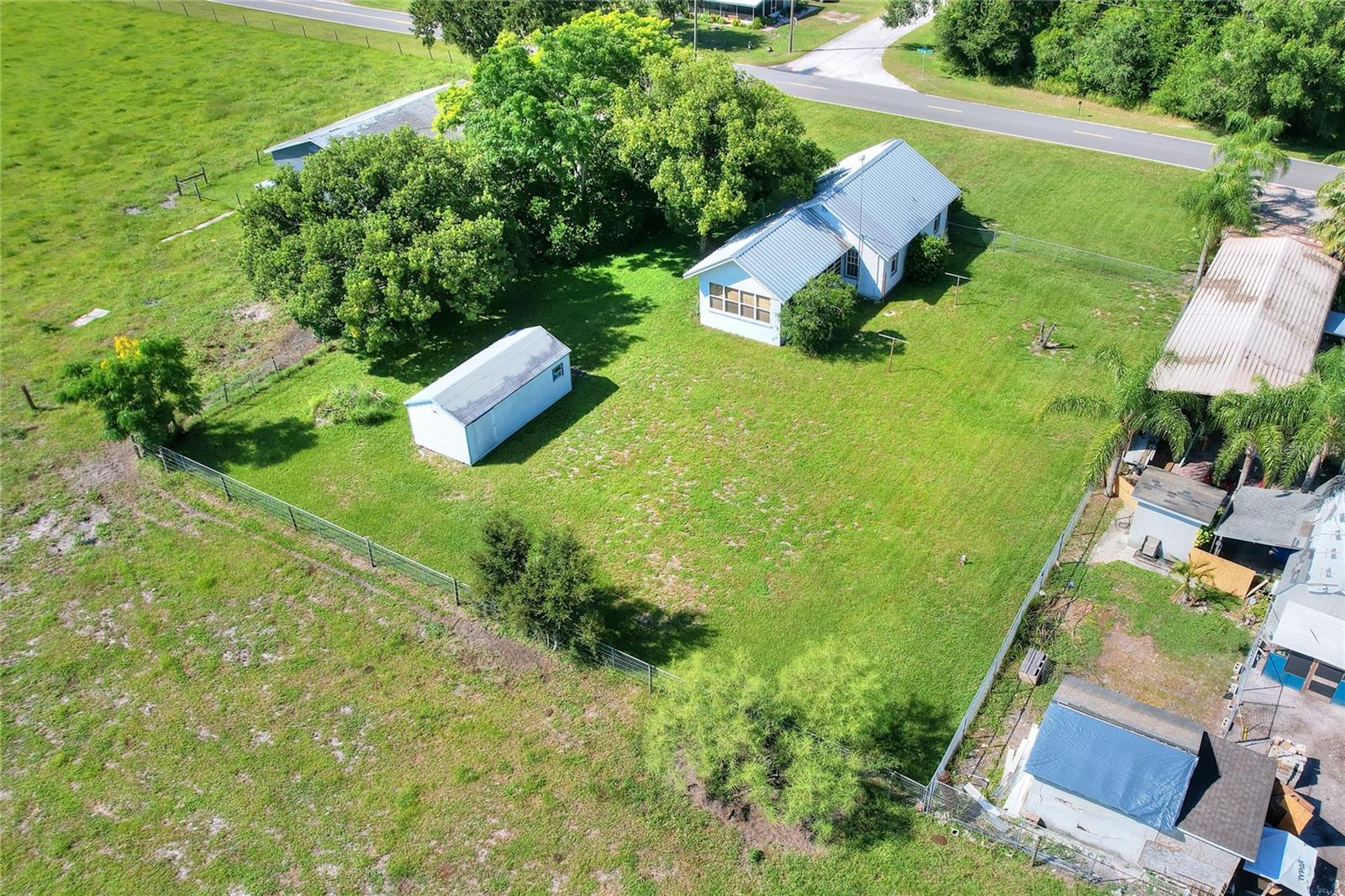Image 33 of 39 For 625 Lake Wales Road S