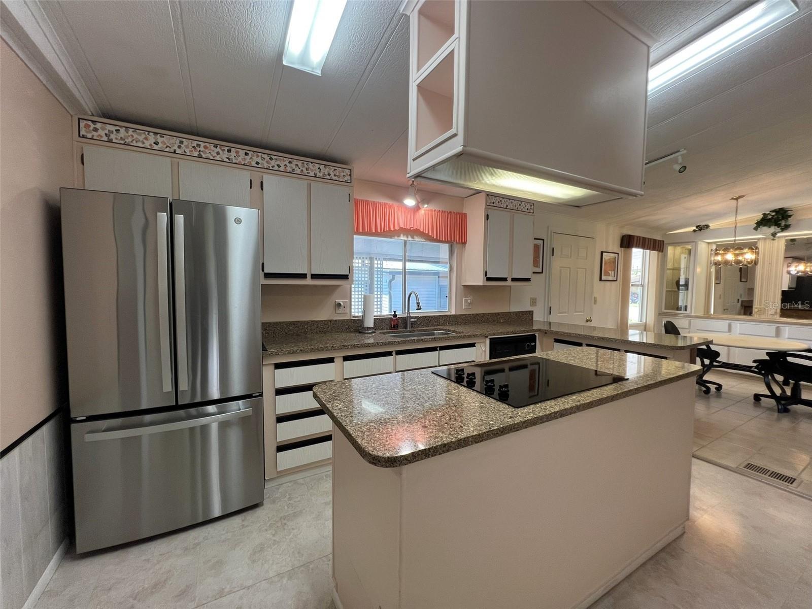 Image 14 of 90 For 2055 Floral Avenue 246