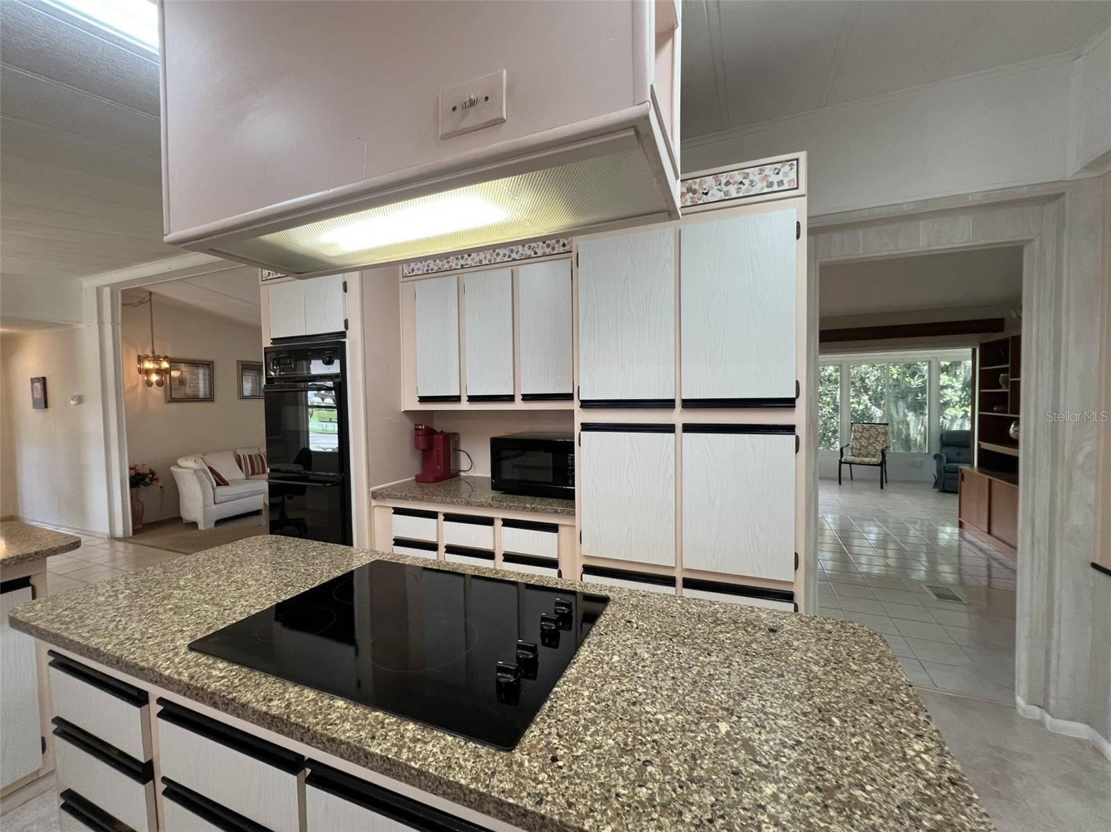 Image 21 of 90 For 2055 Floral Avenue 246
