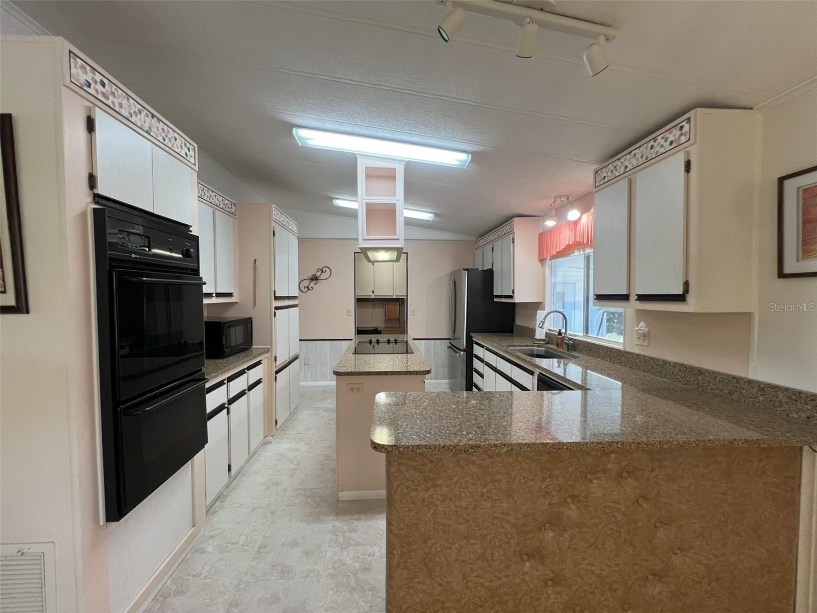 Image 22 of 90 For 2055 Floral Avenue 246