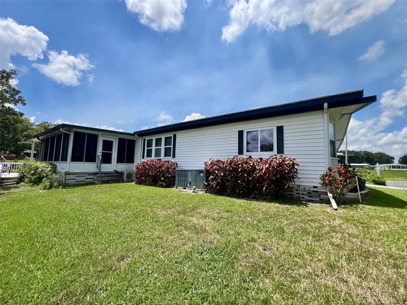 Image 4 of 90 For 2055 Floral Avenue 246