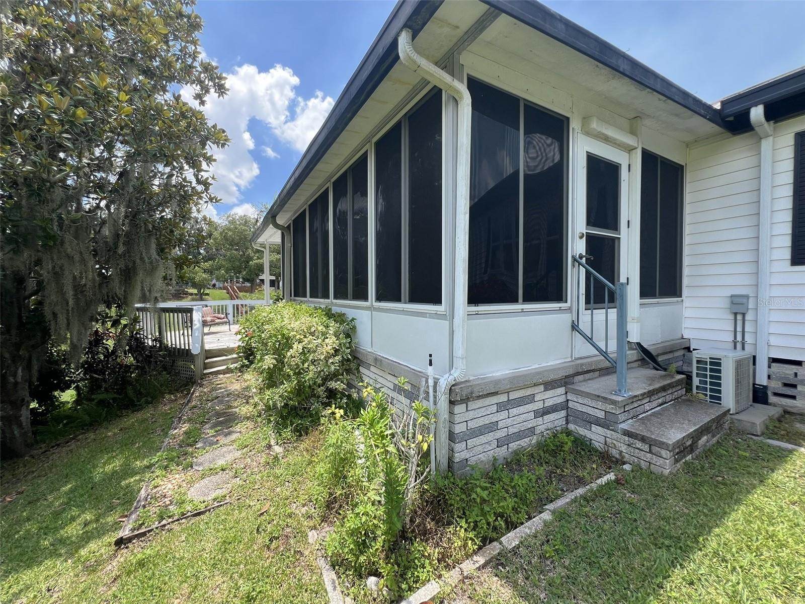 Image 5 of 90 For 2055 Floral Avenue 246