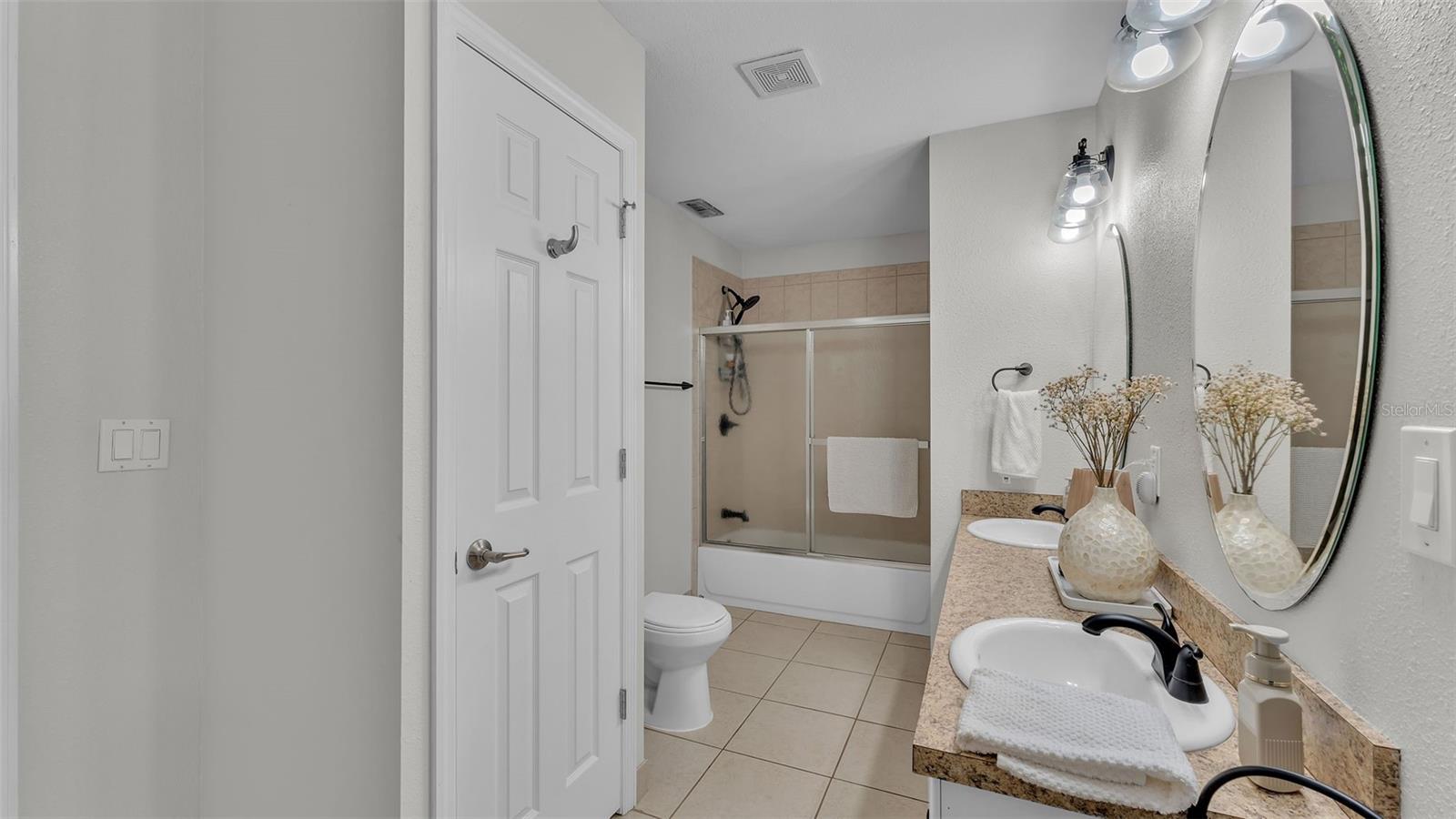 Image 15 of 36 For 1188 De La Palma Avenue