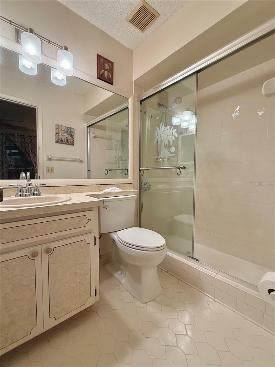 Image 19 of 35 For 4726 Granada Boulevard 4726