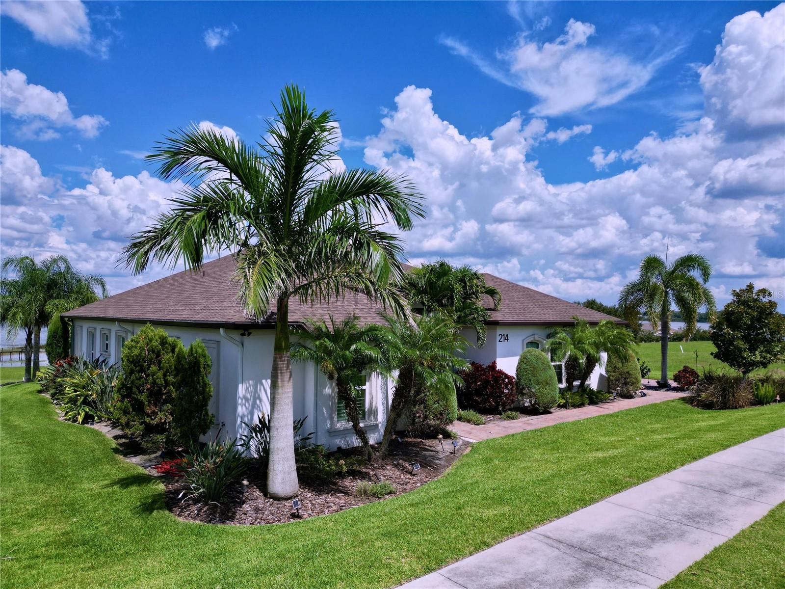 Image 9 of 57 For 214 Spring Azure Drive